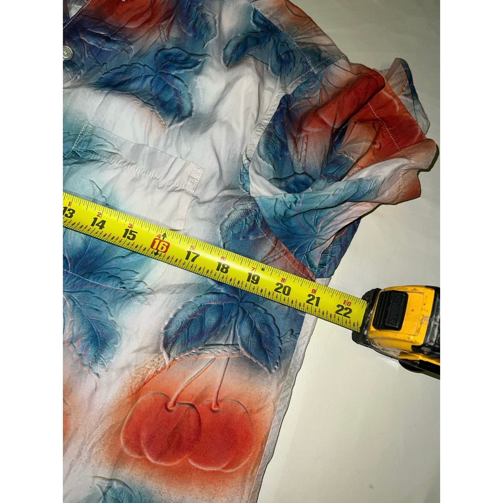 Supreme Supreme Cherries S/S Shirt Size US M / EU 48-50 / 2 - 5 Thumbnail