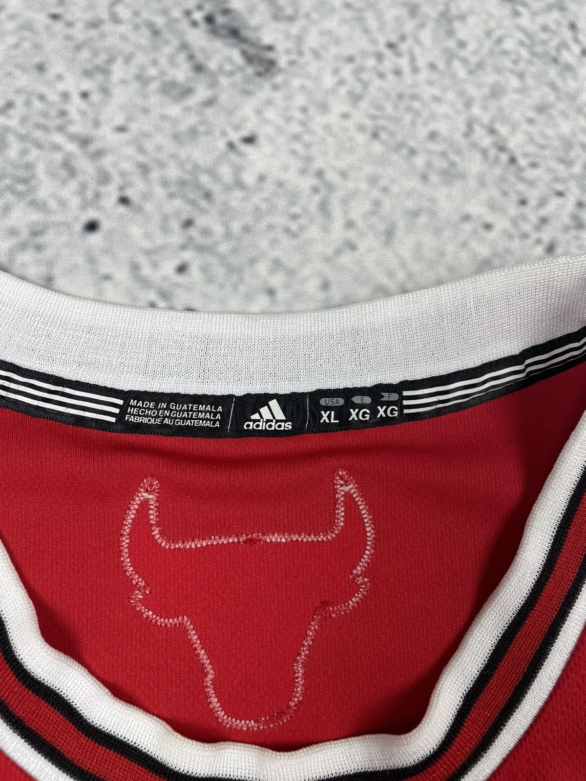 Adidas Adidas XL Chicago Bulls #9 Luol Deng 11/12 NBA Jersey OG Red Size US XL / EU 56 / 4 - 3 Thumbnail
