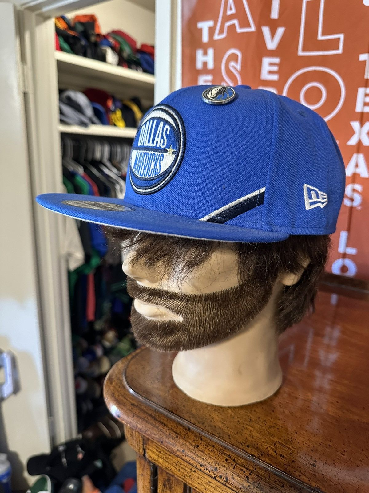NBA × New Era × Vintage Vintage NBA New Era Dallas Mavericks “triple blue” hat 00s Size ONE SIZE - 6 Thumbnail