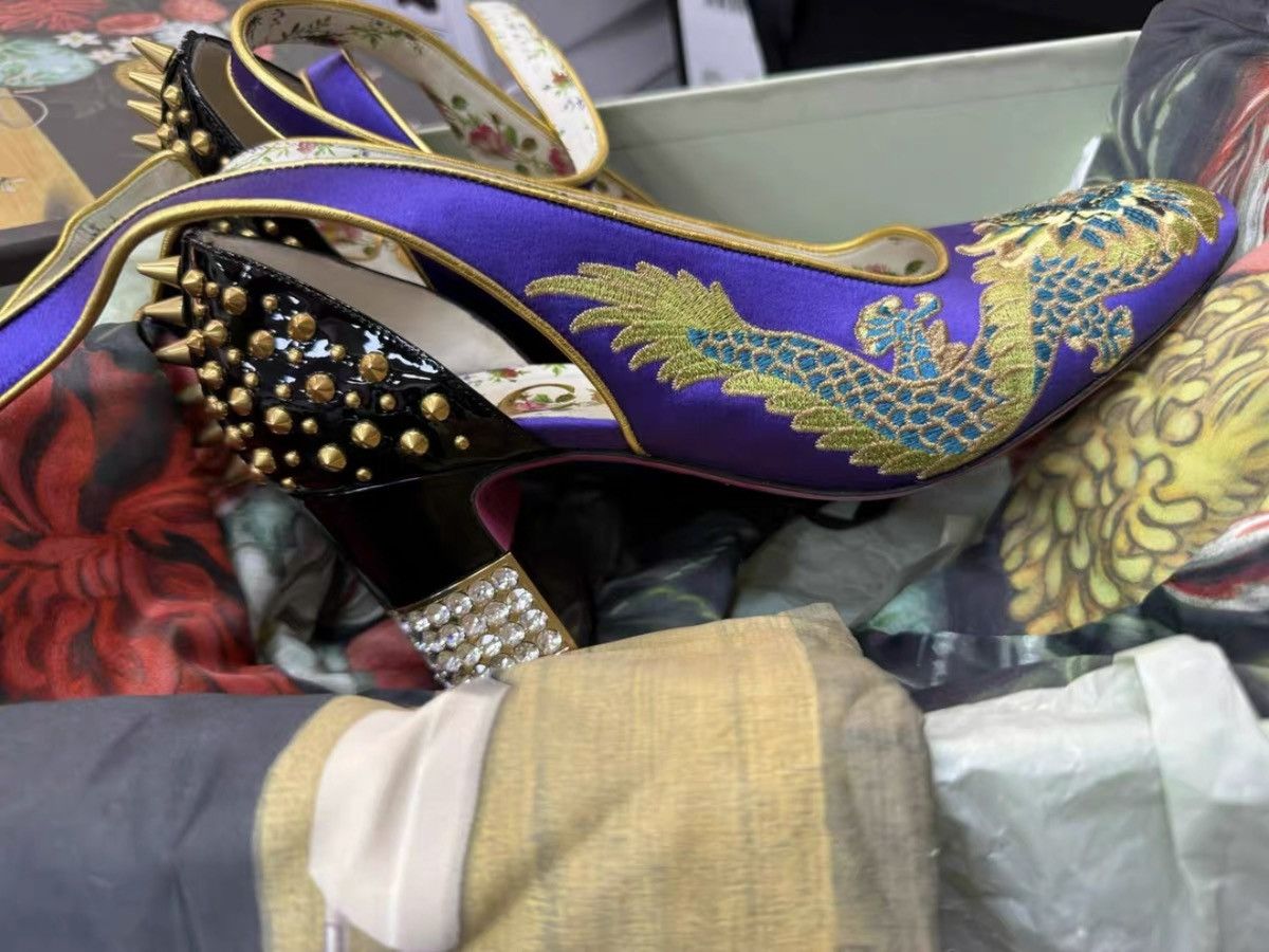 Gucci Rare Gucci Runway Satin Embroidered Dragon Caspar Pumps Size US 7.5 / IT 37.5 - 9 Thumbnail