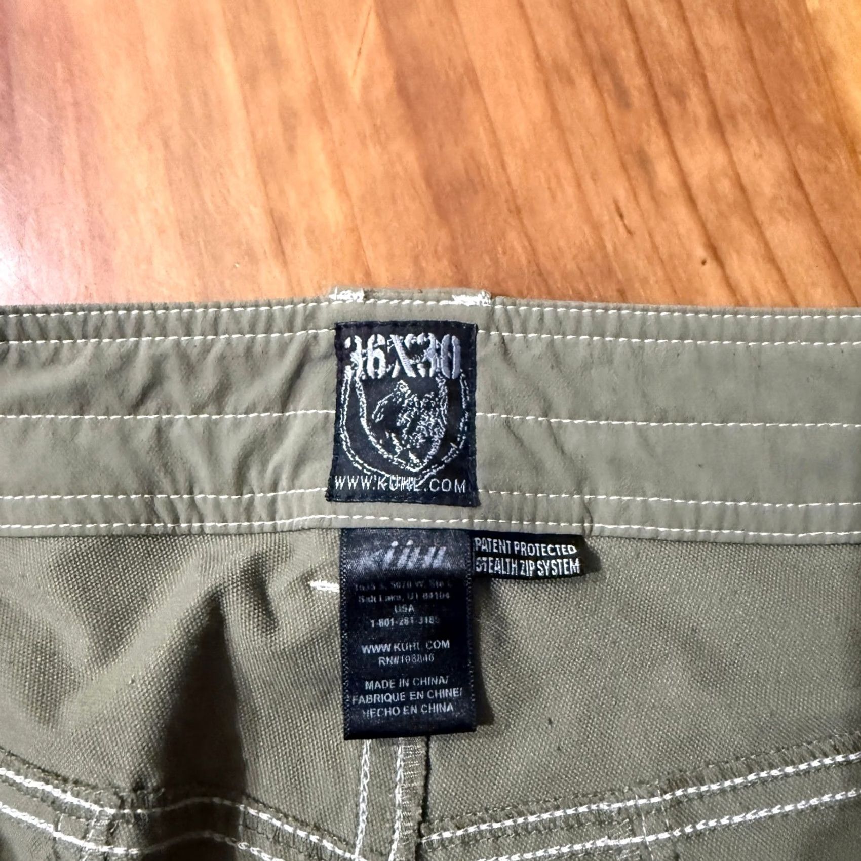 Vintage Kuhl Men's Pants 36 Chino Beige Regular 36x32 Hiking Outdoor Convertible Renegade Z18 Mens Size US 36 / EU 52 - 4 Thumbnail