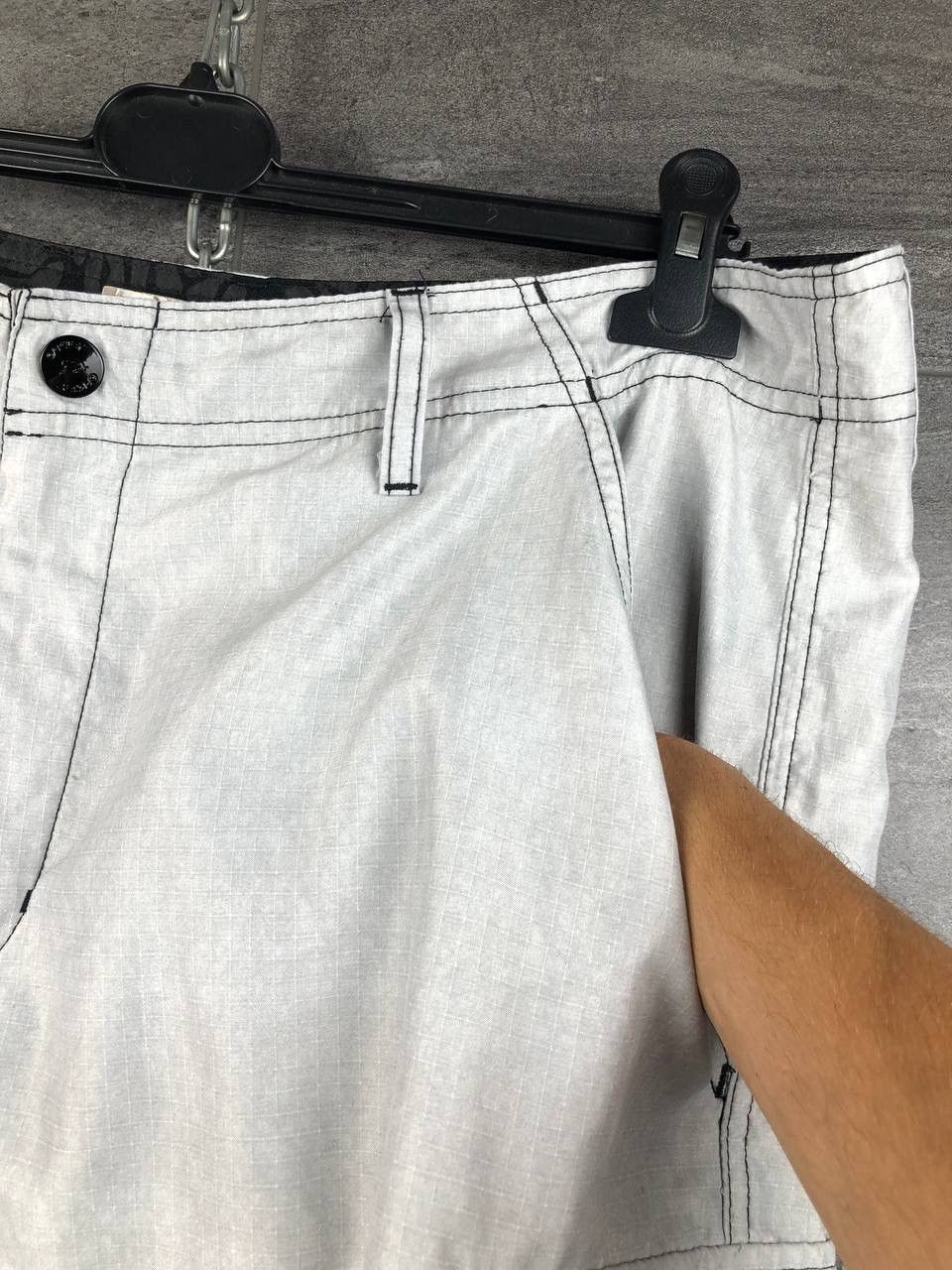 Vintage Vintage Oakley Cargo Shorts Logo Japanese Y2K Size US 38 / EU 54 - 10 Thumbnail