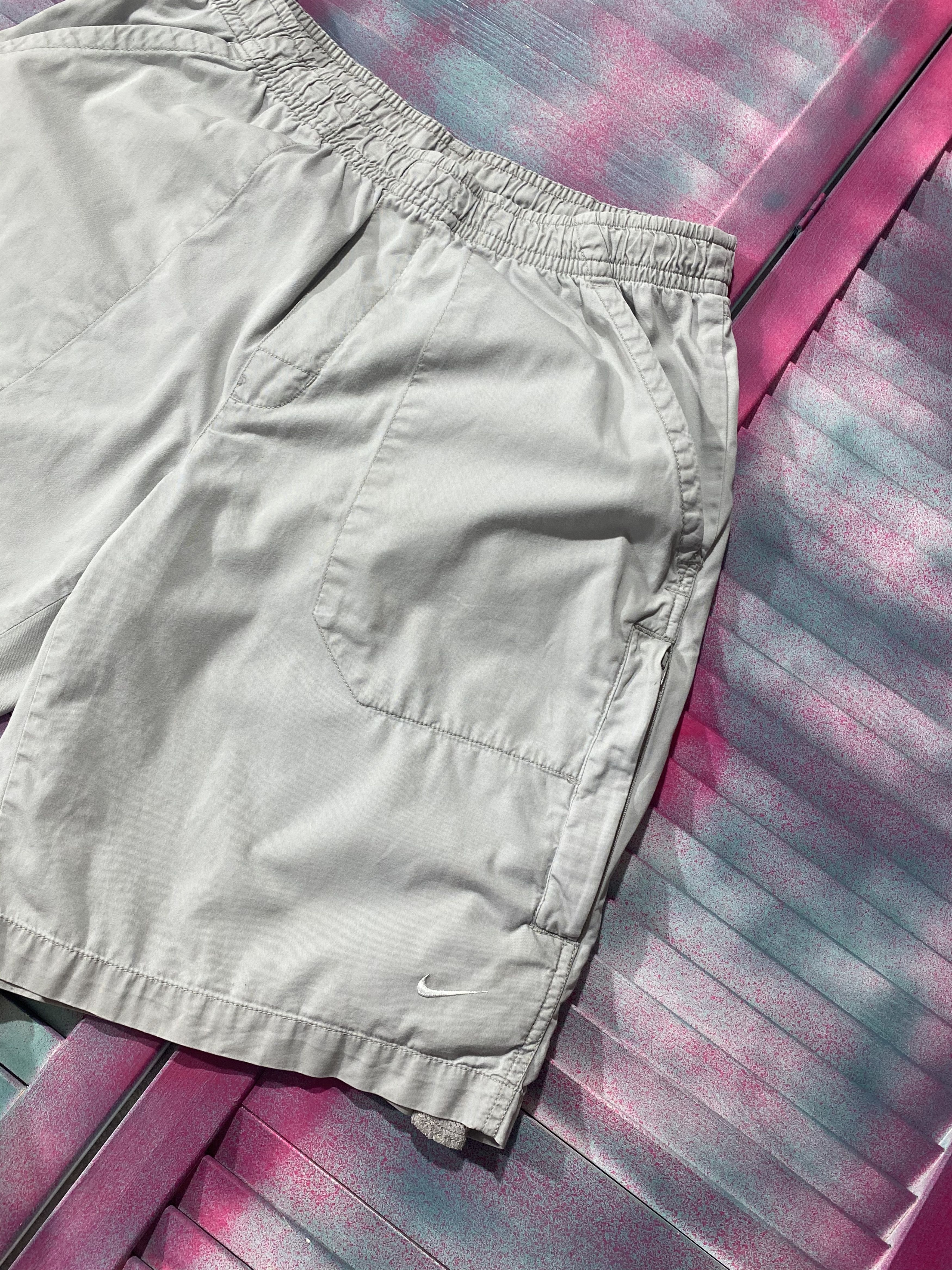Nike Vintage Y2K Nike zip pocket swoosh shorts Size US 34 / EU 50 - 2 Thumbnail