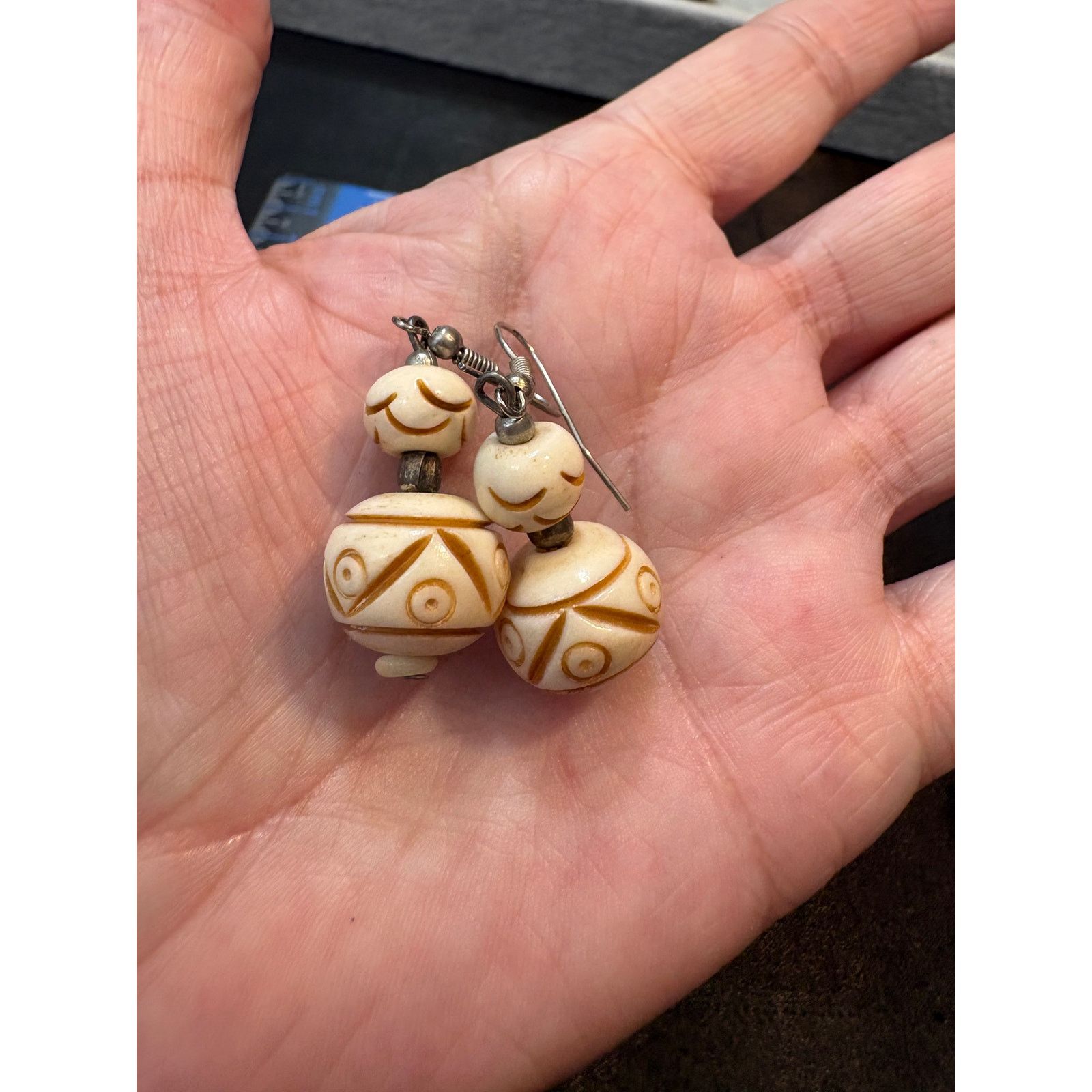 Other Vintage Carved Bone Bead Dangle Earrings 10g 1.5” Size ONE SIZE - 2 Thumbnail