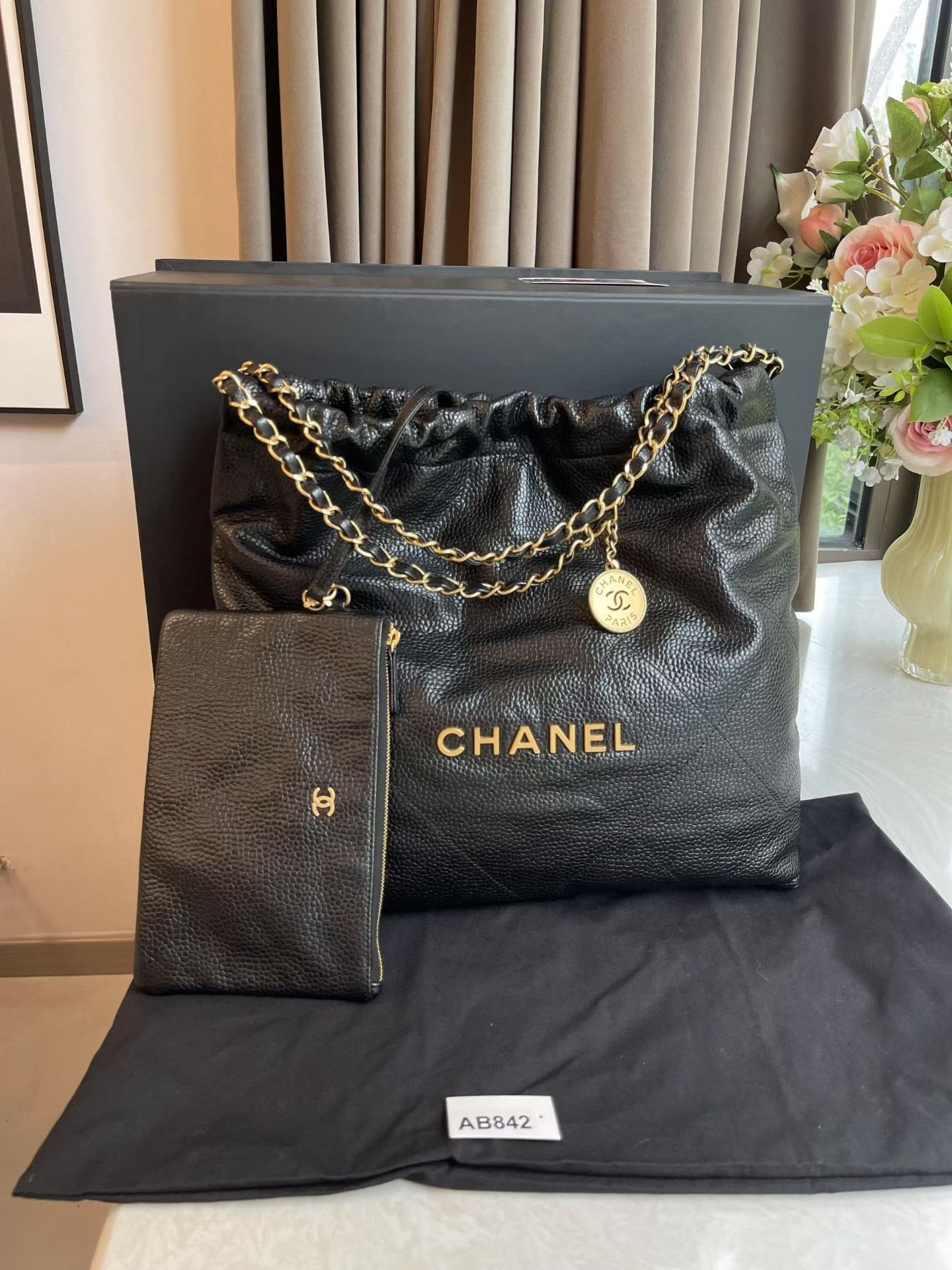 Chanel Pre-loved Bag Very good condition Size ONE SIZE - 1 Thumbnail
