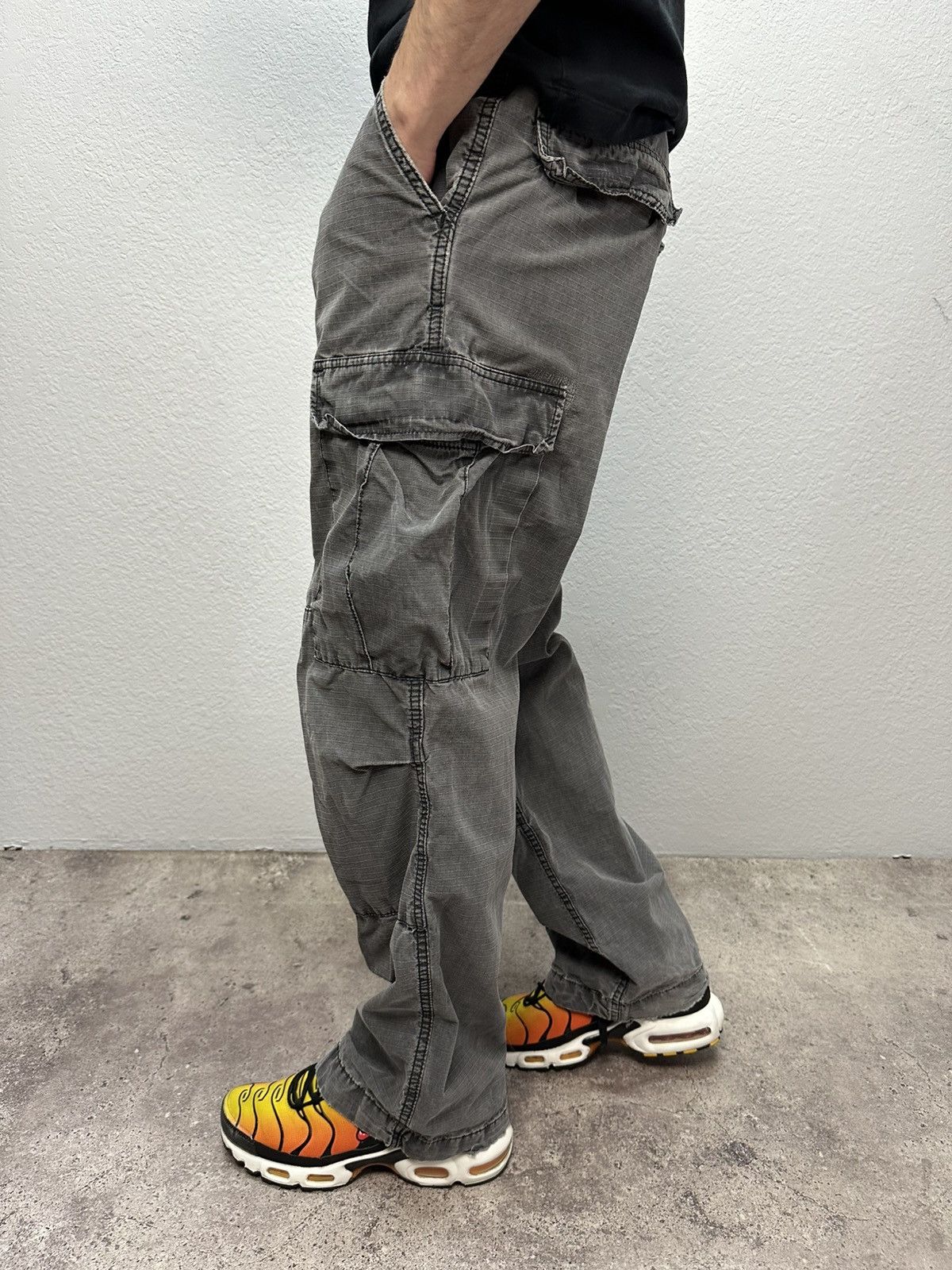 Carhartt Vintage Carhartt Cargo Pants Distressed Y2K Faded Gray Size US 30 / EU 46 - 7 Thumbnail