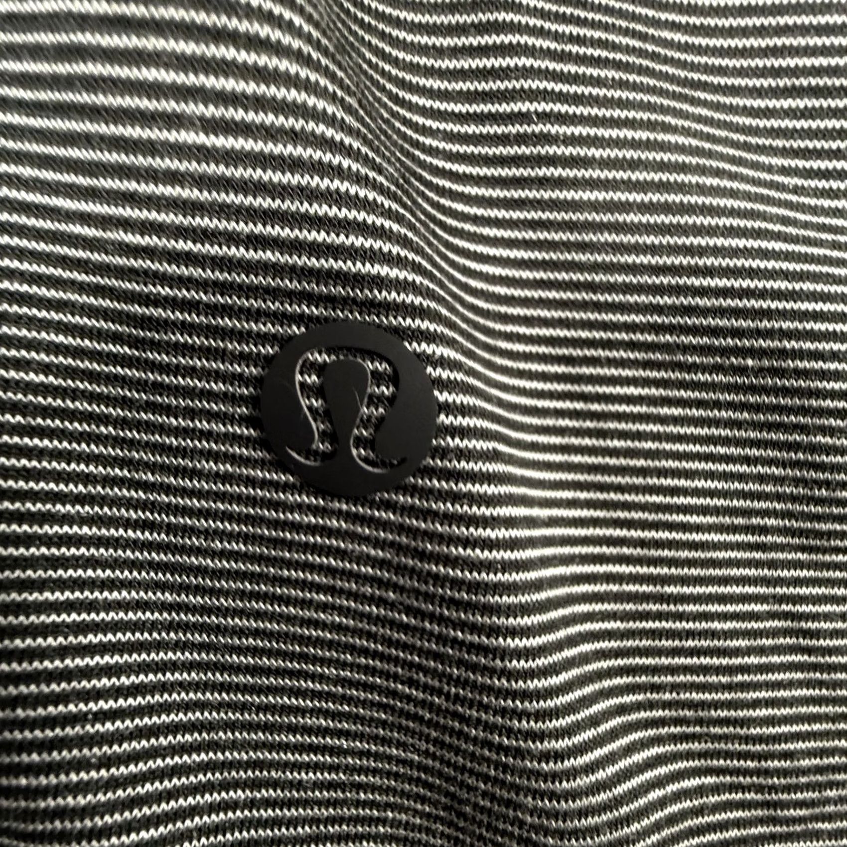 Lululemon Lululemon Polo Shirt Mens Large Black Gray Striped Lightweight Golf Performance Shirt Size US L / EU 52-54 / 3 - 7 Thumbnail