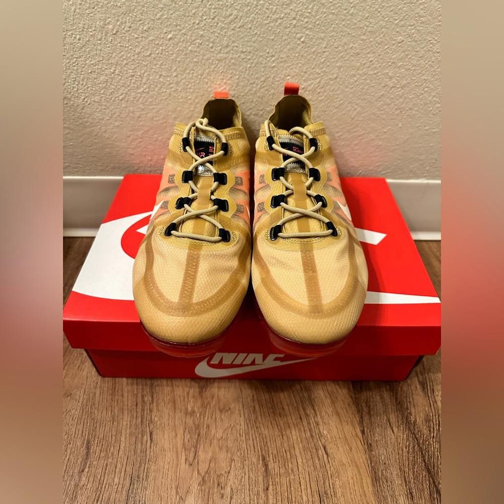 Nike Nike Air VaporMax 2019 'Crimson Gold' Size US 9.5 / EU 42-43 - 4 Thumbnail