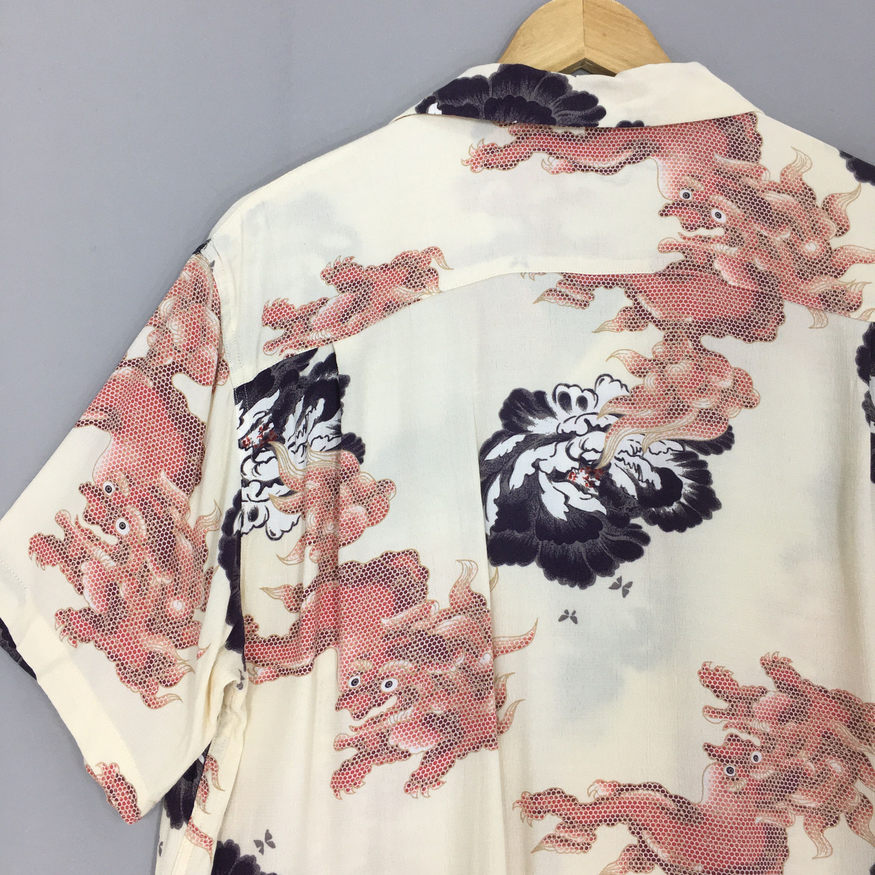 Japanese Brand Vintage 90s Hawaiian Japanese Thunder God Raijin Rayon Shirt Size US L / EU 52-54 / 3 - 8 Thumbnail