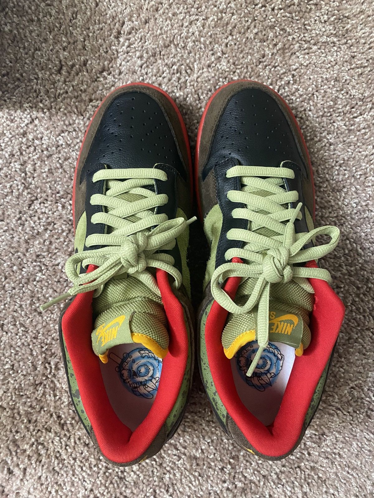 Nike Nike sb dunk low asparagus Size US 13 / EU 46 - 3 Thumbnail