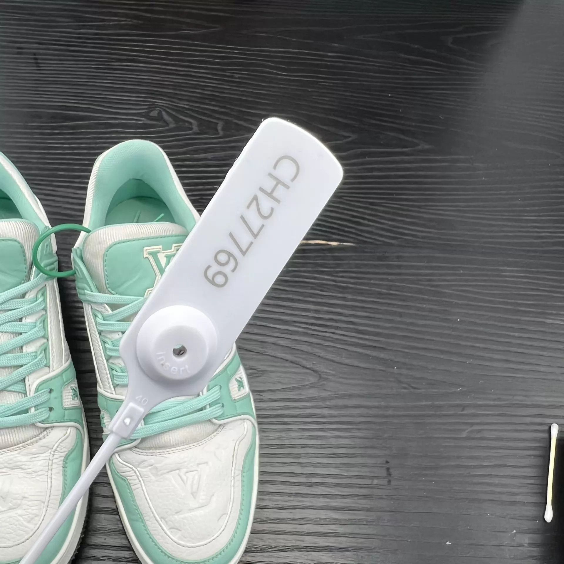 Louis Vuitton LV Trainer Tiffany UK7.5/41.5 Like New Worn 2x Size US 8.5 / EU 41-42 - 9 Thumbnail
