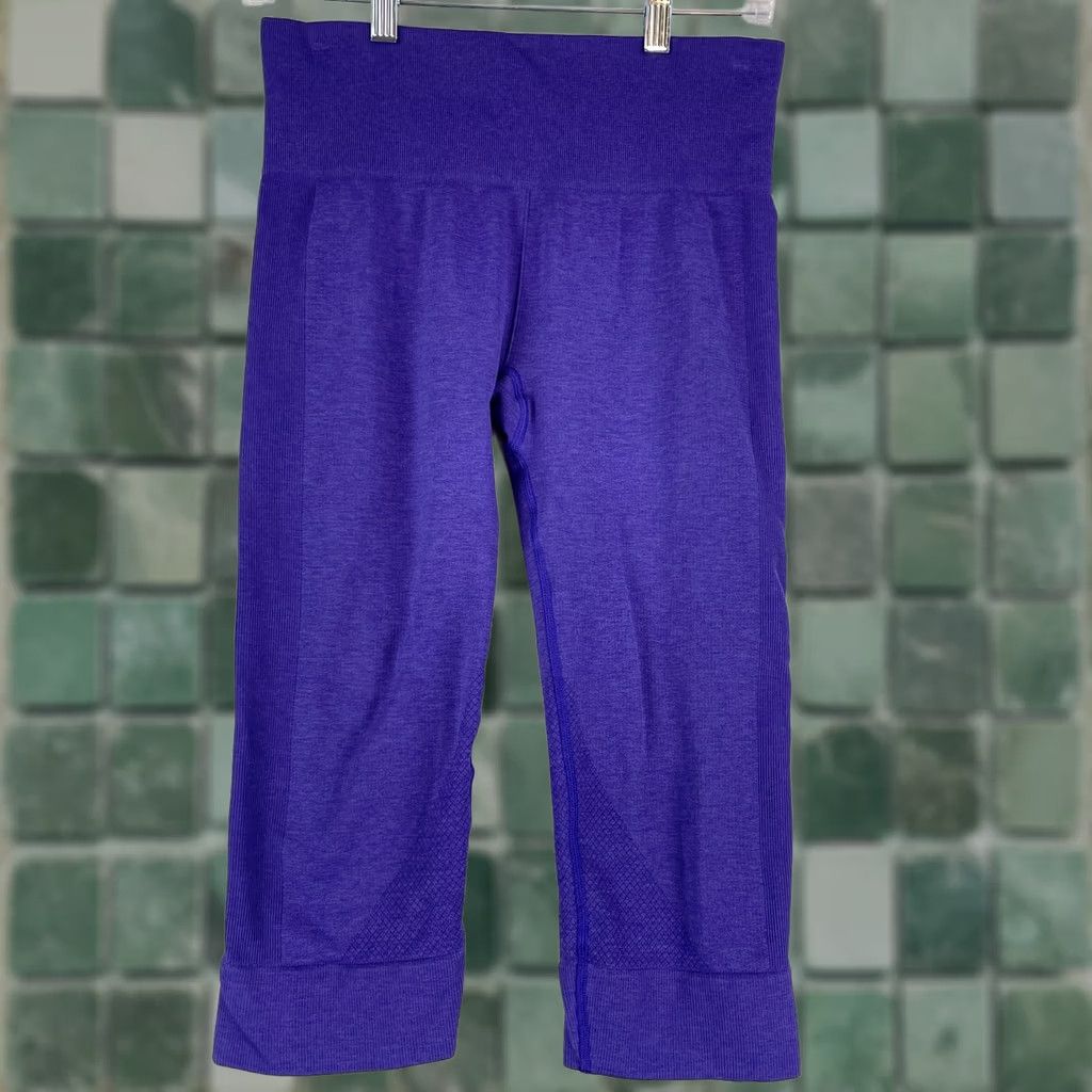 Lululemon Lululemon Seamless Street Crop Leggings Womens Size 8 Purple Athletic Yoga Gym Size 30" / US 8 / IT 44 - 1 Thumbnail