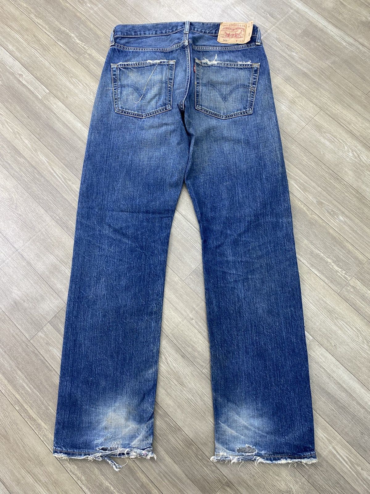 Levi's Vintage Clothing 00s Vintage Levis 501 Distressed Straight 32x33 Faded Jeans Size US 30 / EU 46 - 20 Thumbnail