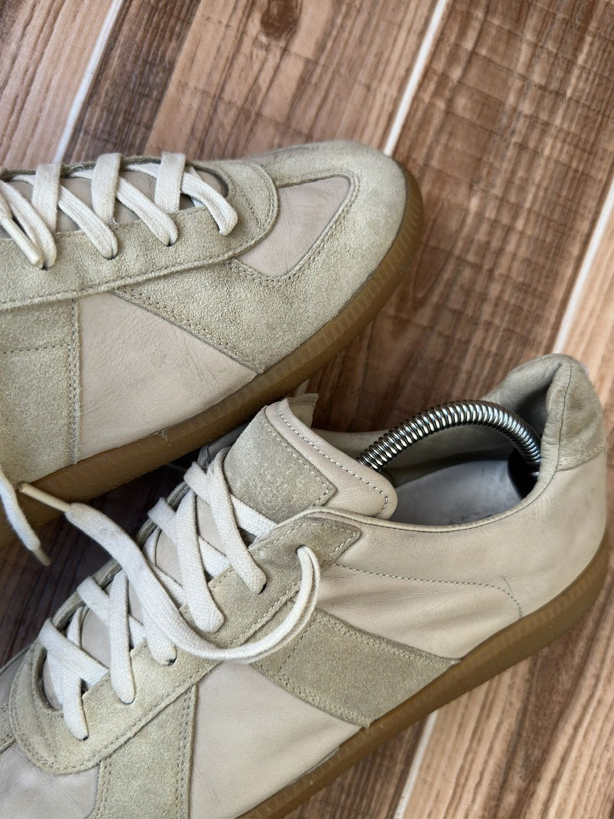 Maison Margiela Maison Martin Margiela Replica Gats Beige Lowtop Sneaks Size US 9 / EU 42 - 10 Thumbnail