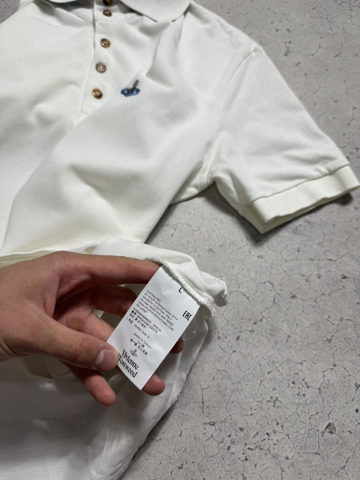 Vivienne Westwood Vivienne Westwood Luxury Polo Shirt White Size L Size US L / EU 52-54 / 3 - 9 Thumbnail