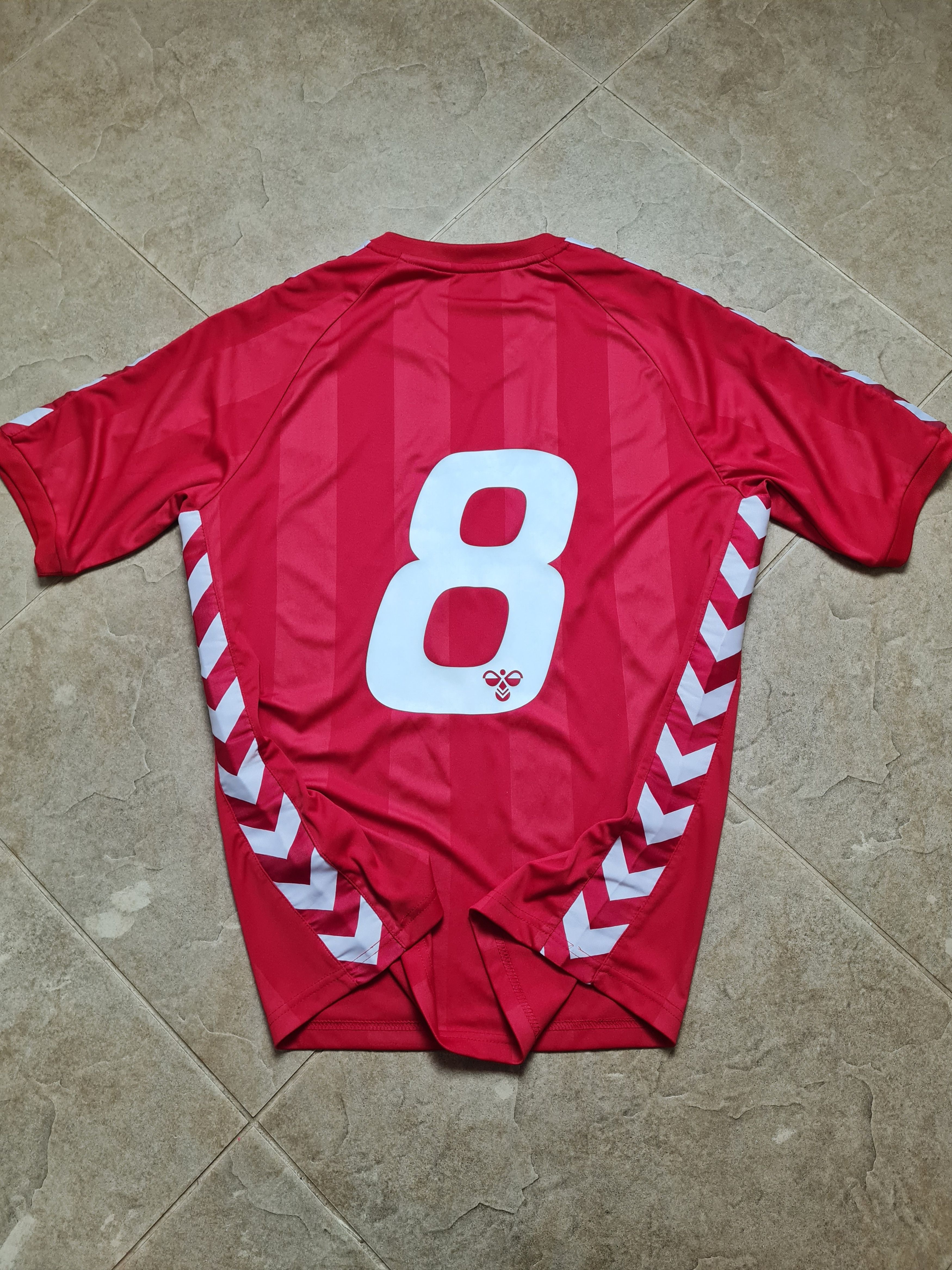 Hummel RETRO DENMARK 1983 #8 JESPER OLSEN FOOTBALL SHIRT HUMMEL Size US M / EU 48-50 / 2 - 11 Thumbnail