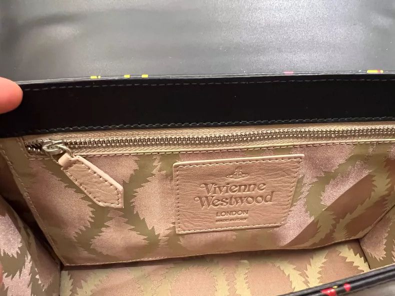 Vivienne Westwood Vivienne Westwood size os alex wrap Size ONE SIZE - 8 Thumbnail