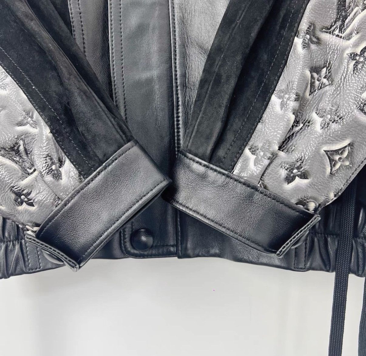 Louis Vuitton Louis Vuitton Monogram All Over Leather Trim Jacket K12 Size XXS / US 00 / IT 34 - 6 Thumbnail