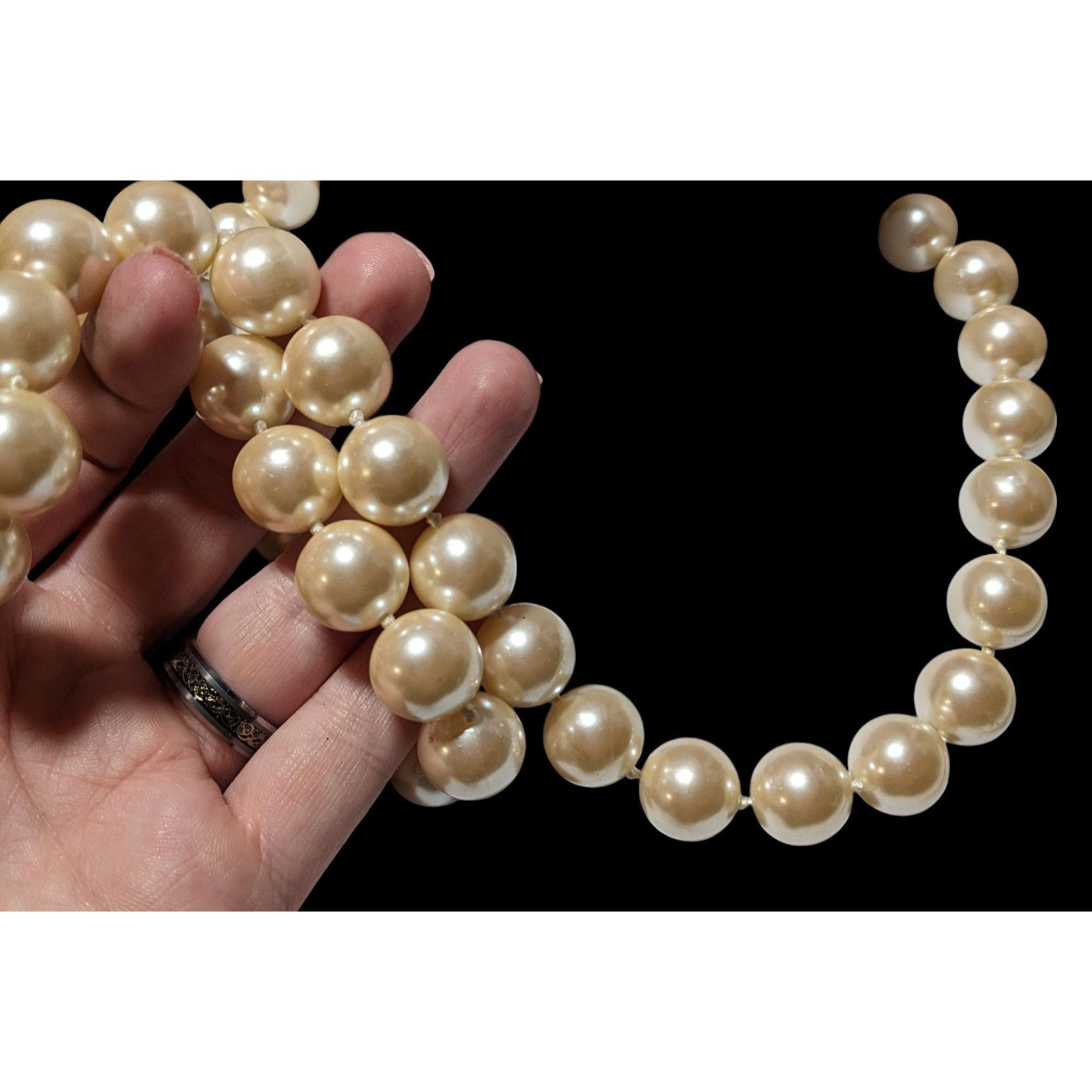 Other Chunky Retro Cream Faux Pearl Costume Necklace Size ONE SIZE - 2 Thumbnail