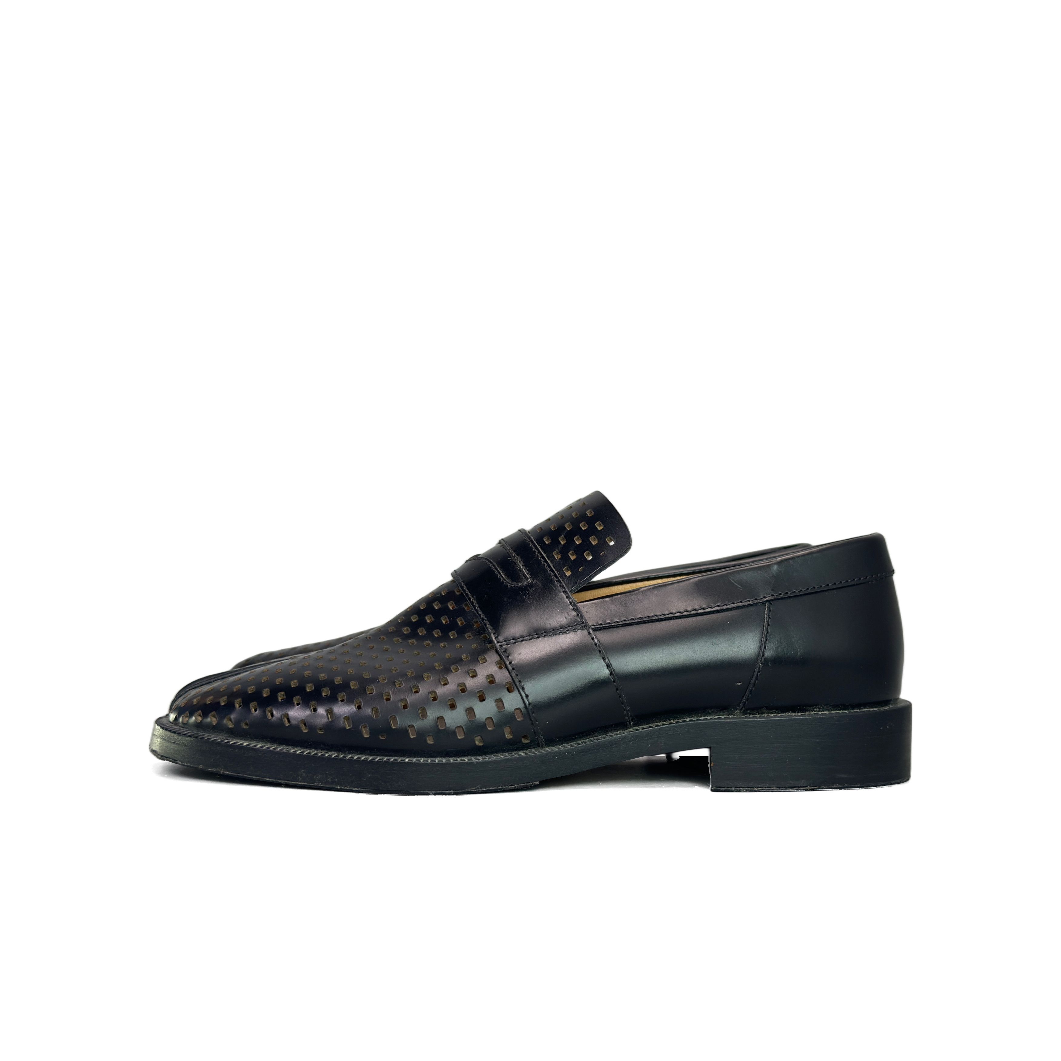 Maison Margiela Maison Margiela Perforated Tabi Loafers Size 37.5 Size US 7.5 / IT 37.5 - 1 Thumbnail