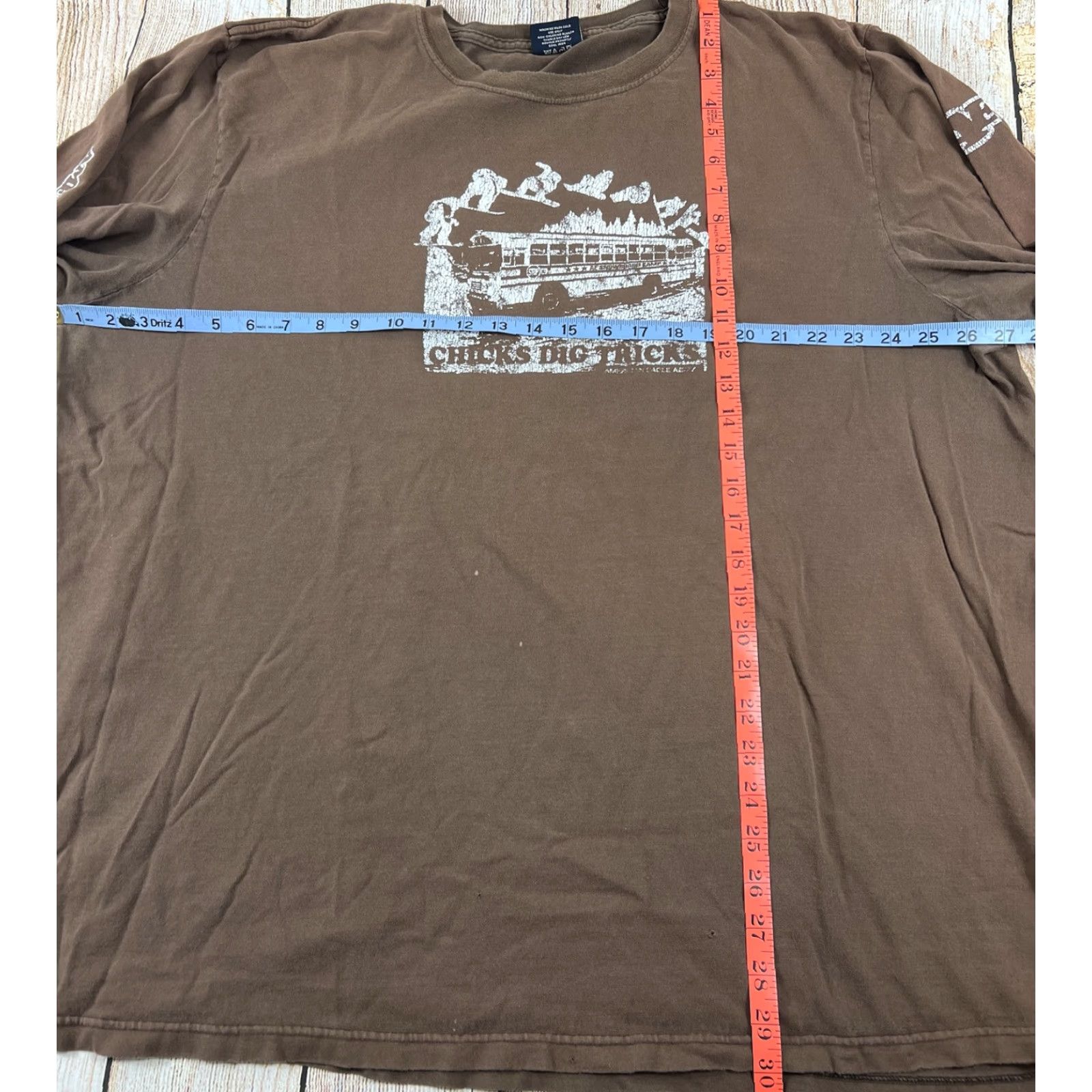 American Eagle Outfitters VINTAGE American Eagle Distressed Brown Shirt Snowboard Camp Chicks Dig Tricks Men 2XL Brown T-Shirt Size US XXL / EU 58 / 5 - 7 Thumbnail