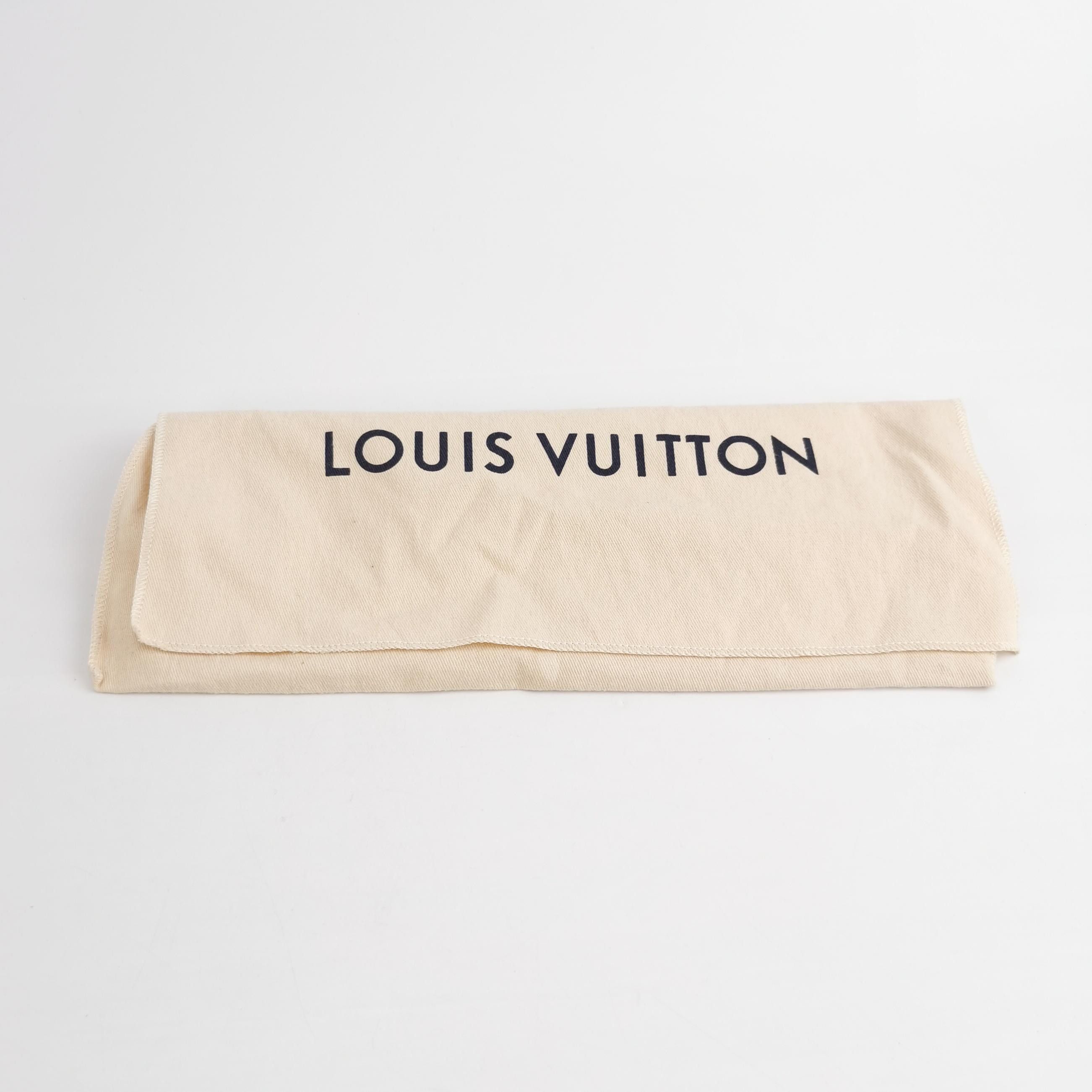 Louis Vuitton Louis Vuitton (LV) toiletry bag 26 cowhide solid color wate Size ONE SIZE - 5 Thumbnail