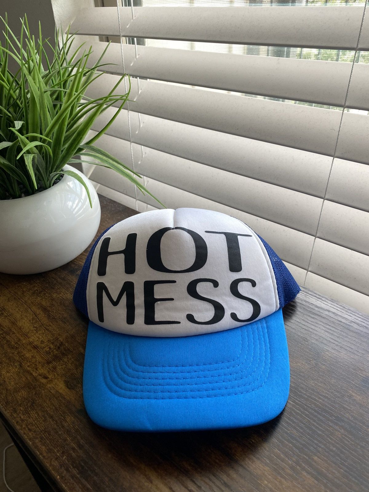 Vintage Y2K Hot Mess Trucker Hat Size ONE SIZE - 1 Thumbnail