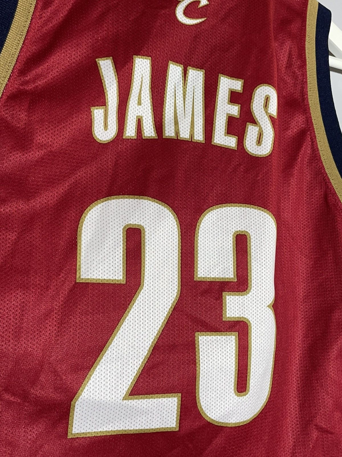 Champion × NBA × Vintage #23 James Cleveland Cavaliers Champion Vintage NBA Jersey Size US M / EU 48-50 / 2 - 8 Thumbnail