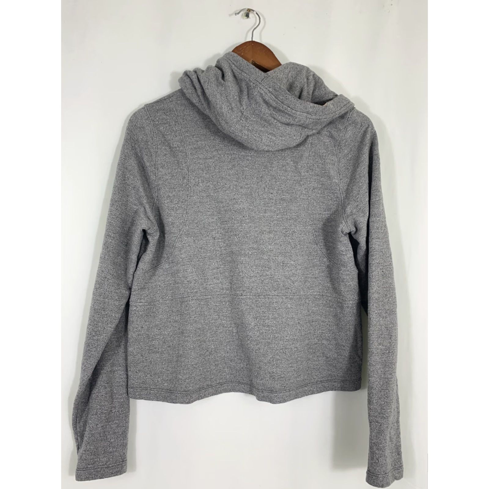 Under Armour Under Armour Women’s Sweatshirt Hoodie Cowl Neck Gray M Cropped Loose Pullover Activewear Size M / US 6-8 / IT 42-44 - 6 Thumbnail