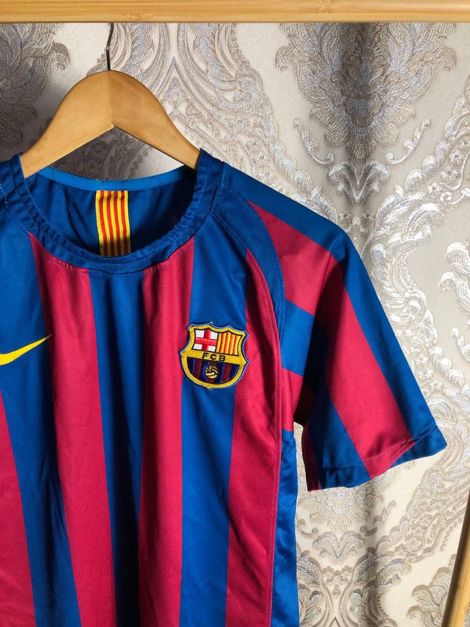 Nike VINTAGE NIKE FC BARCELONA SPAIN SOCCER JERSEY RETRO Y2K 90s Size US M / EU 48-50 / 2 - 3 Thumbnail