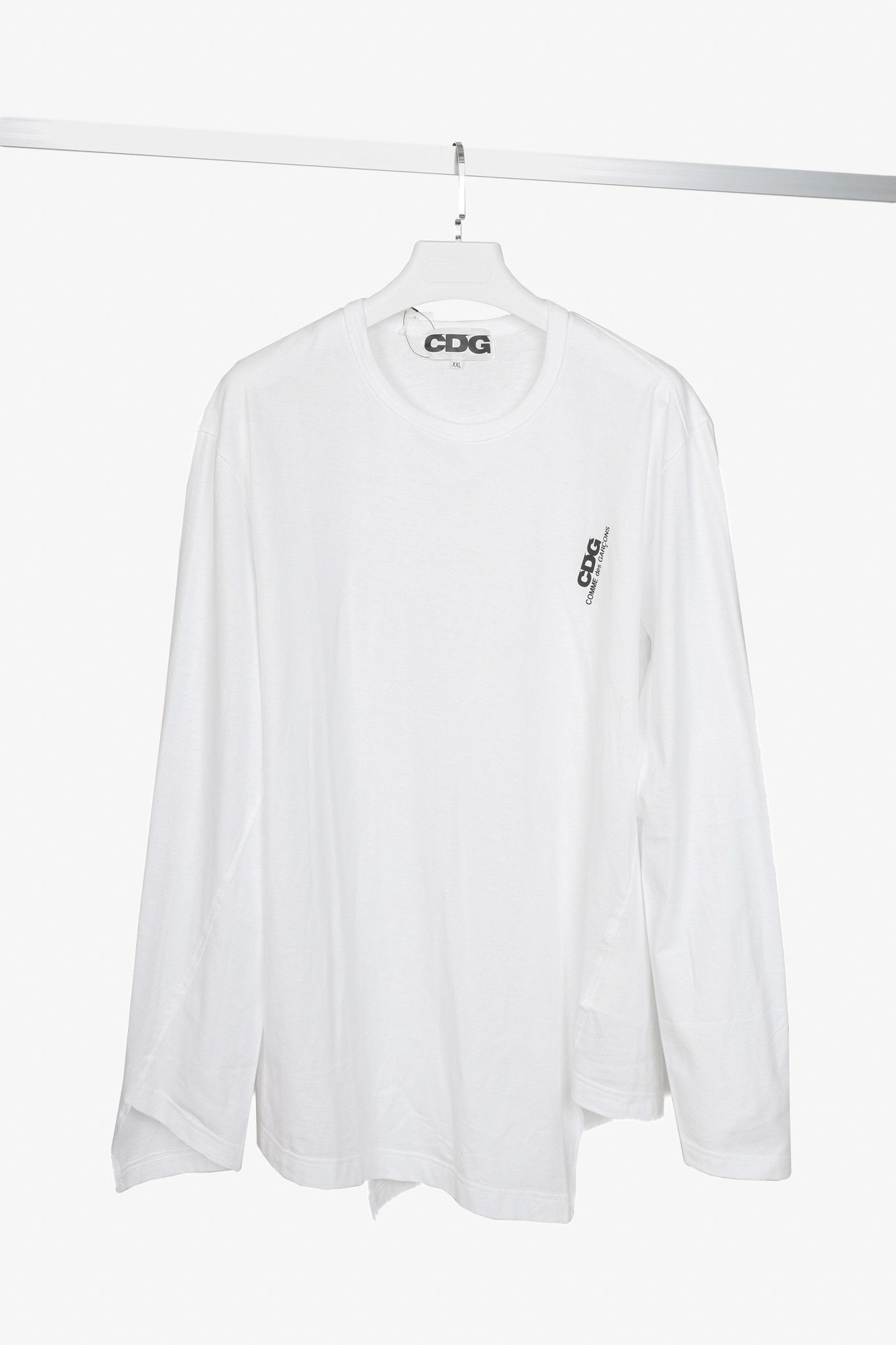 Comme des Garcons Comme Des Garçons CDG Logo Asymmetric Long Sleeve T-Shirt Size US XL / EU 56 / 4 - 1 Thumbnail