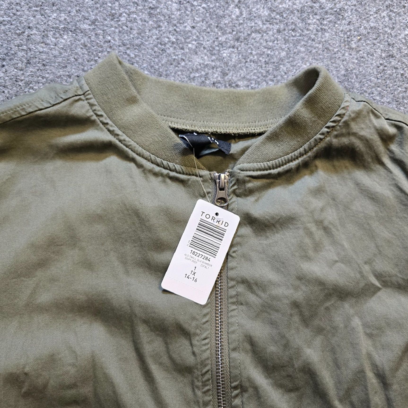 Torrid Torrid Jacket Womens 1X Green Bomber Full Zip Pockets Lightweight Capsule Size XL / US 12-14 / IT 48-50 - 2 Thumbnail