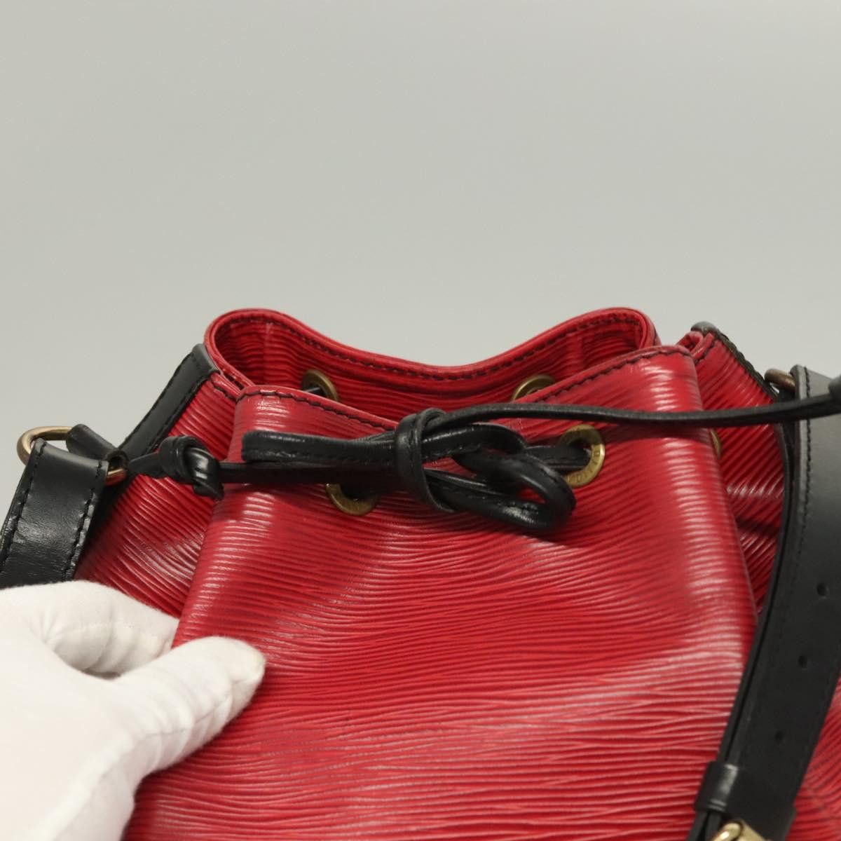 Louis Vuitton LOUIS VUITTON Epi Petit Noe Shoulder Bag Red M44107 Size ONE SIZE - 10 Thumbnail