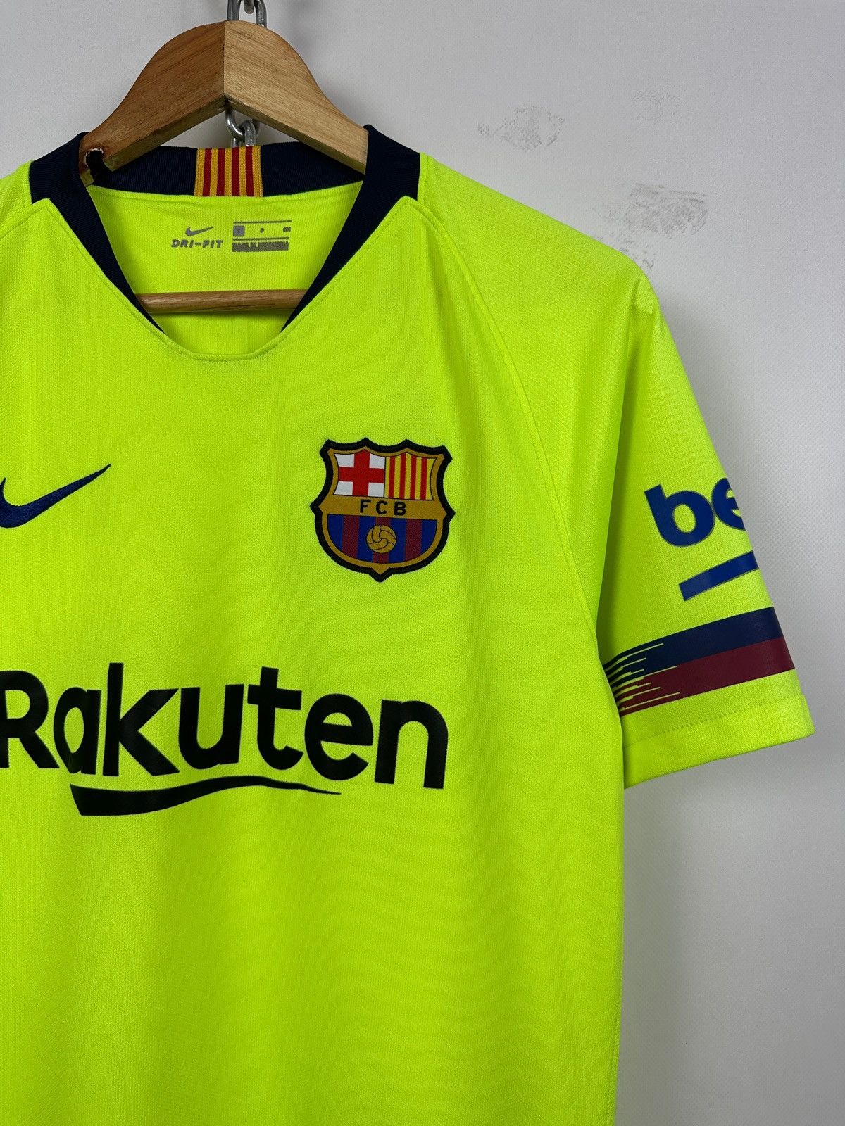Nike 2018/19 Nike Barcelona Away Soccer Jersey Size US S / EU 44-46 / 1 - 5 Thumbnail