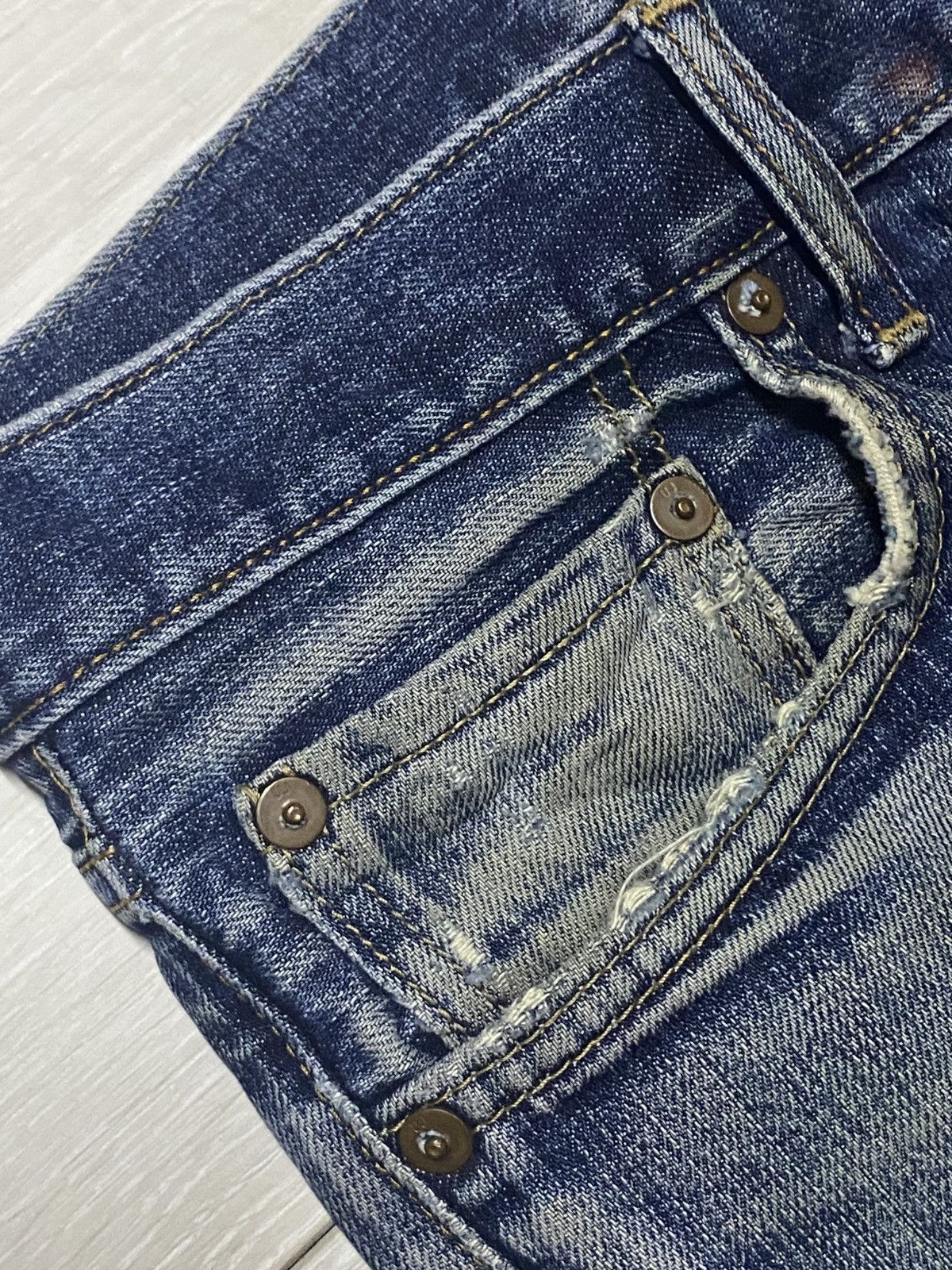 Uniqlo Vintage Uniqlo Mud Wash Distressed Loose Jeans Size US 31 - 9 Thumbnail