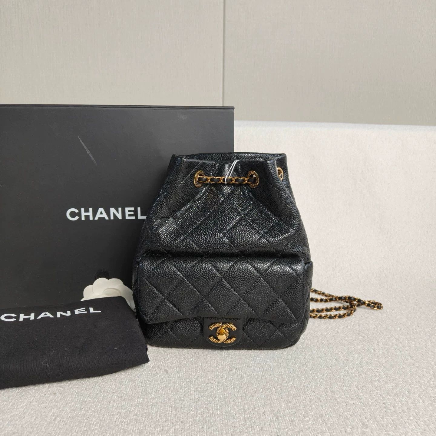 Chanel Pre-loved Bag Very good condition Size ONE SIZE - 1 Thumbnail