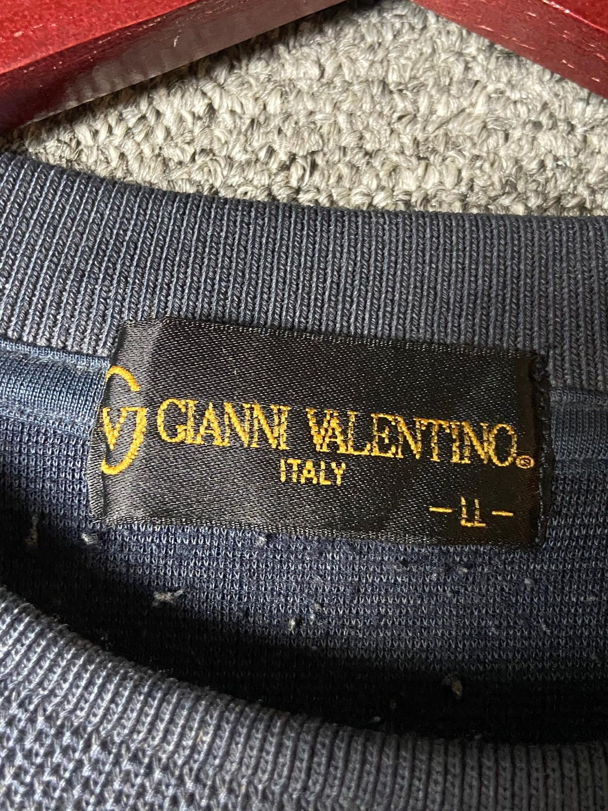 Gianni Valentino × Japanese Brand × Vintage Gianni Valentino Italy Embroidered Sweatshirt (123) Size US L / EU 52-54 / 3 - 6 Thumbnail
