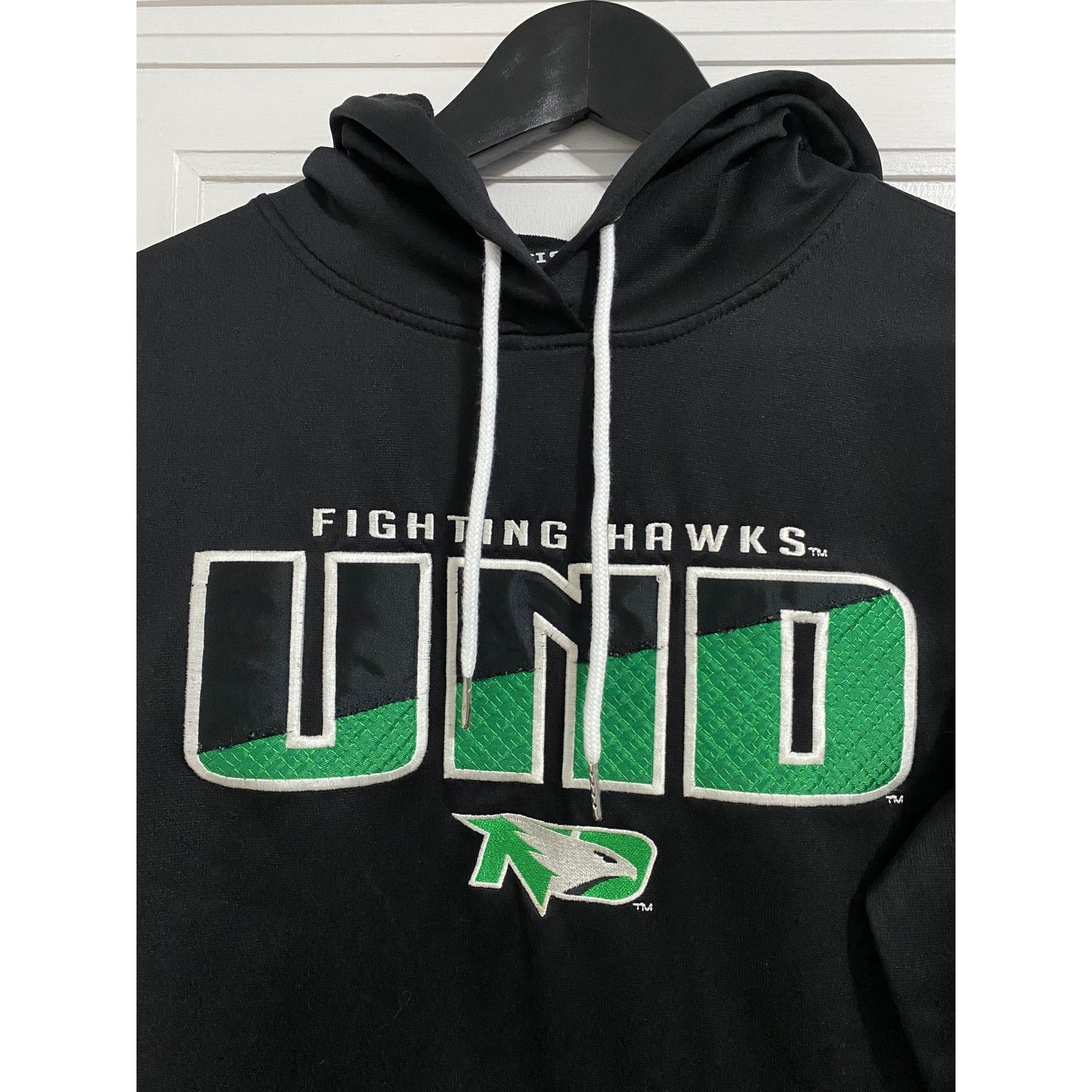 NCAA University of North Dakota Fighting Hawks Hoodie Size Small Size US S / EU 44-46 / 1 - 2 Thumbnail