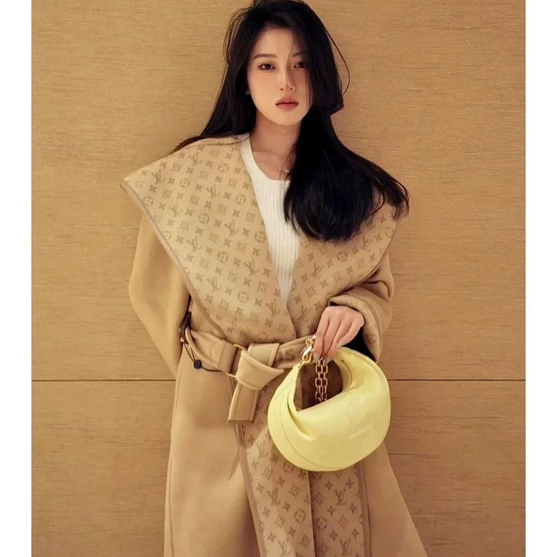 Louis Vuitton Louis Vuitton Cream Tea Long Patchwork Full Print Bathrobe Size S / US 4 / IT 40 - 1 Thumbnail