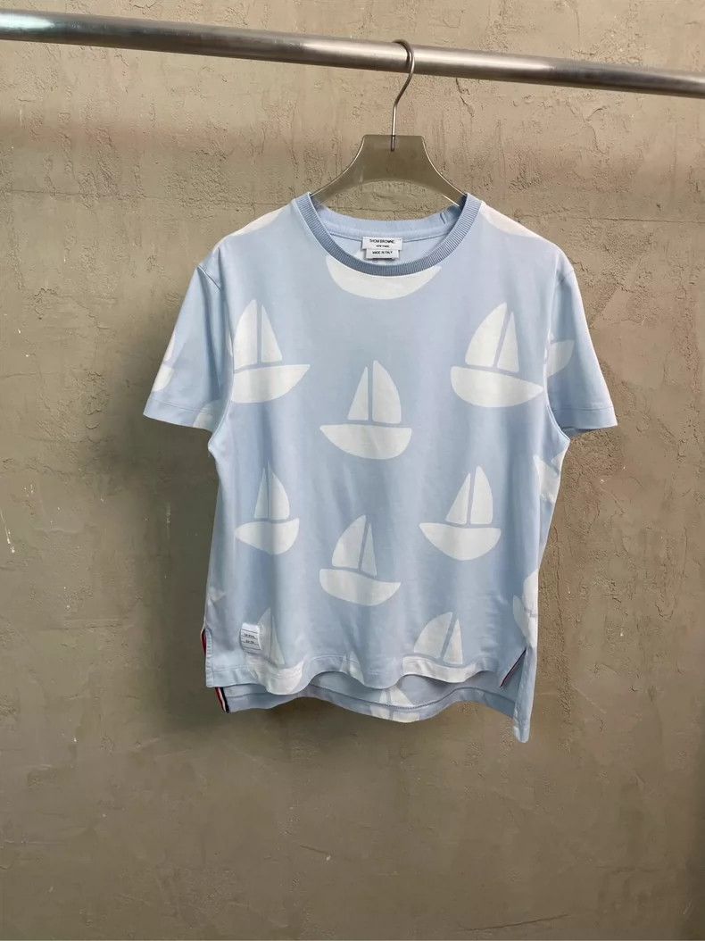 Thom Browne Thom Browne Light blue sailing boat round collar short sle Size XS / US 0-2 / IT 36-38 - 1 Thumbnail