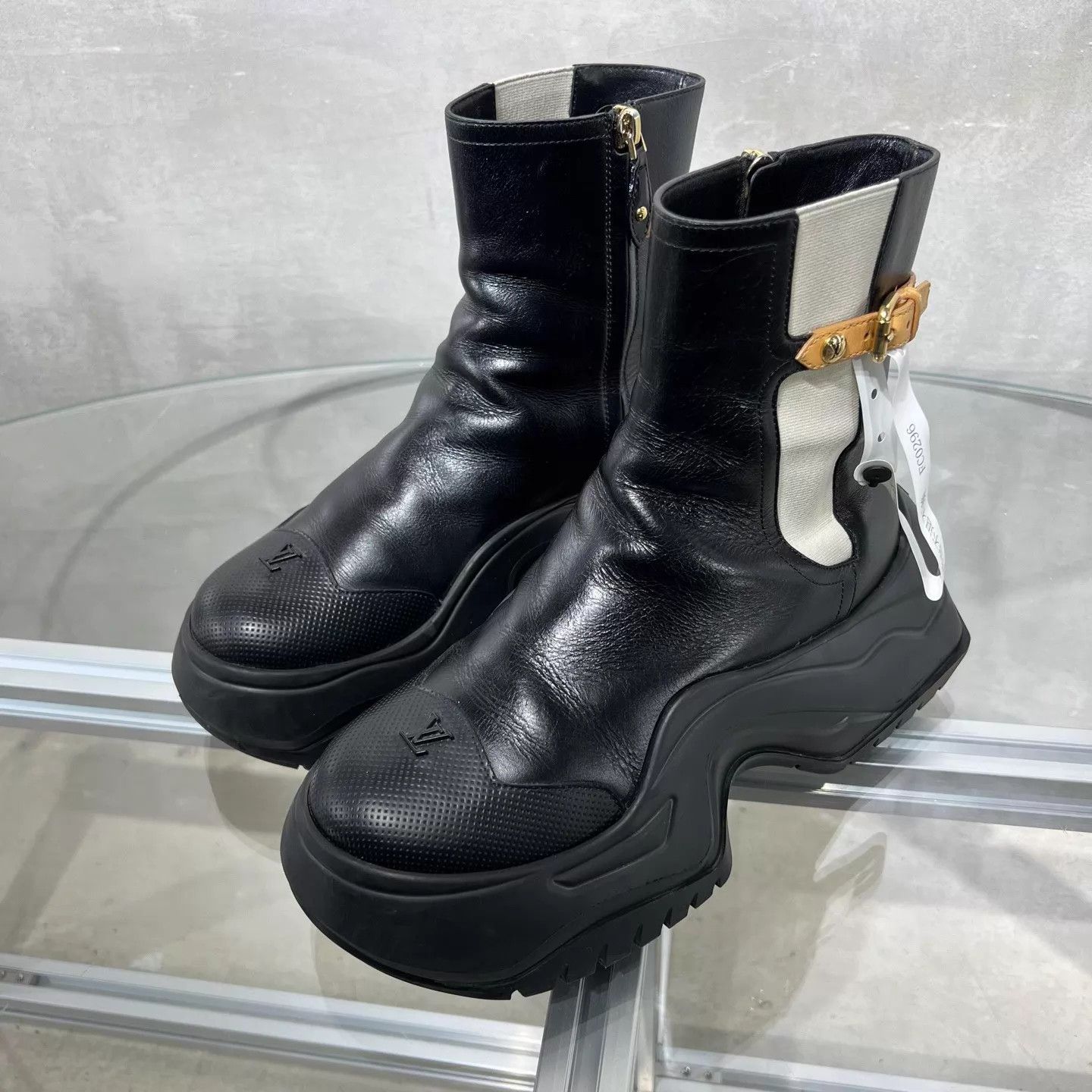 Louis Vuitton LV Archlight2.0 Black Leather Zipper Boots UK3.5 Size US 6 / IT 36 - 2 Thumbnail