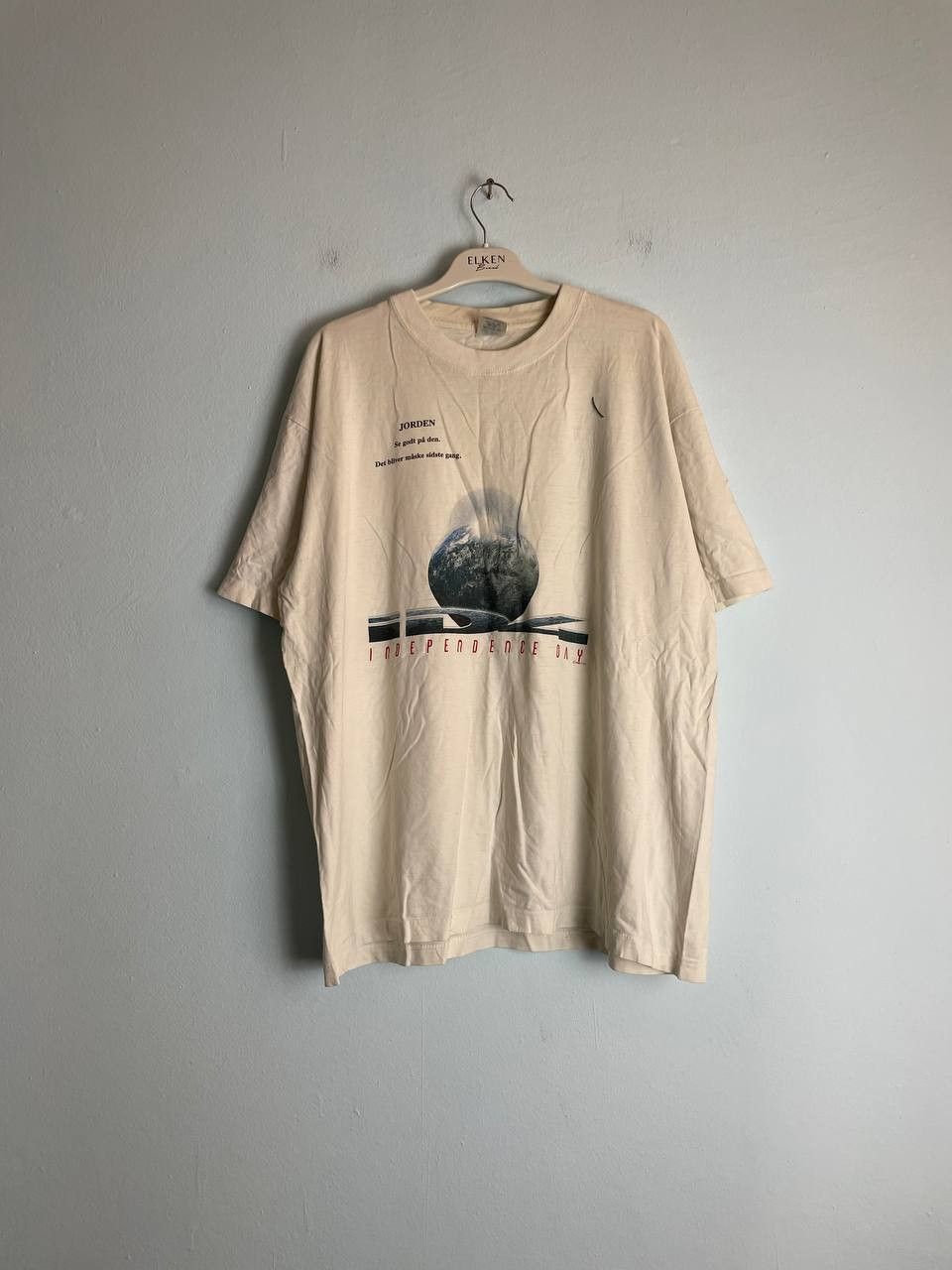 Vintage VTG Independence Day 1996 Mens XL T Shirt Black Short Sleeve Size US XL / EU 56 / 4 - 1 Thumbnail