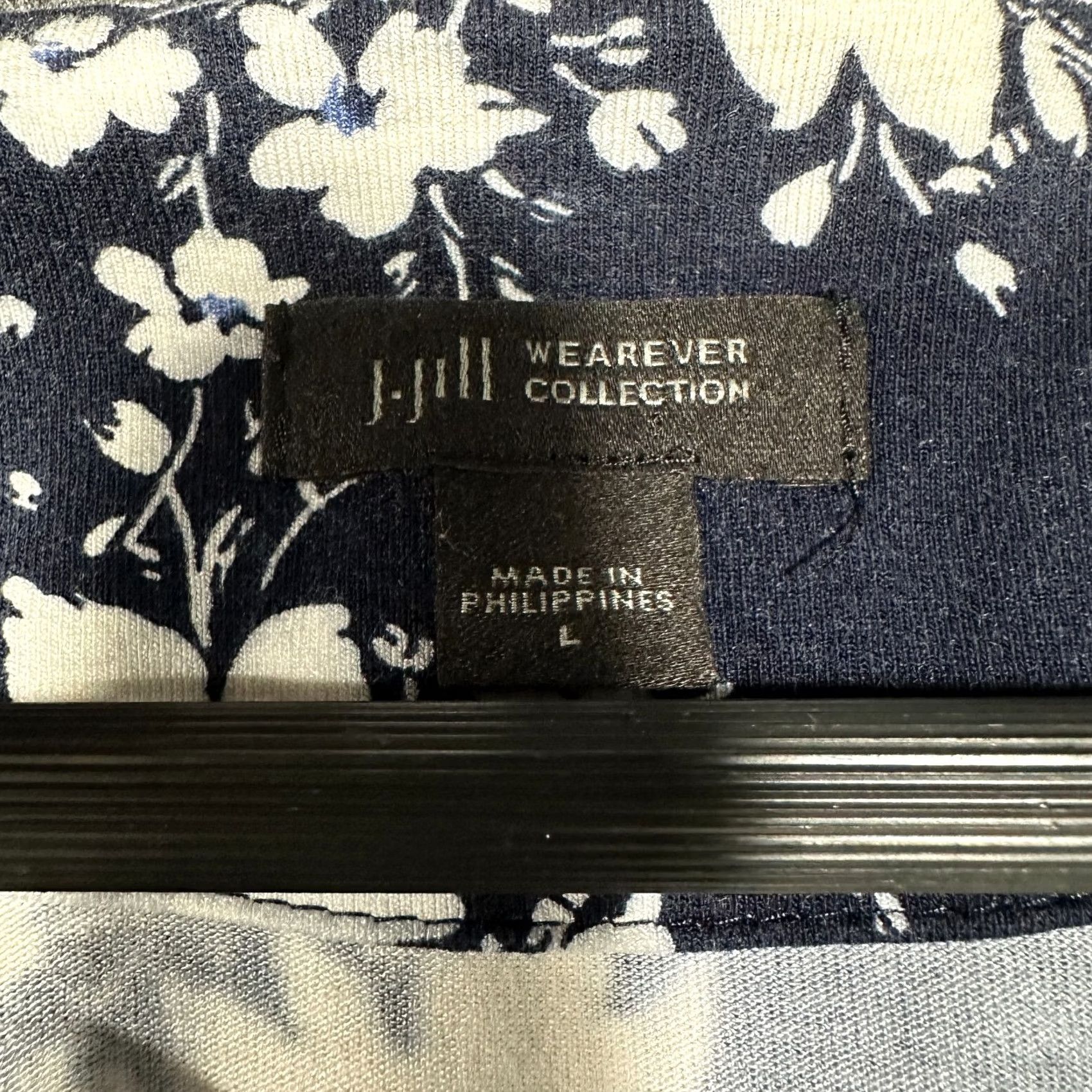 J. Jill J. Jill Top Womens Large Wearever Collection 3/4 Sleeve Navy Blue White Floral Shirt Blouse Casual Travel Modern Womens Size L / US 10 / IT 46 - 5 Thumbnail
