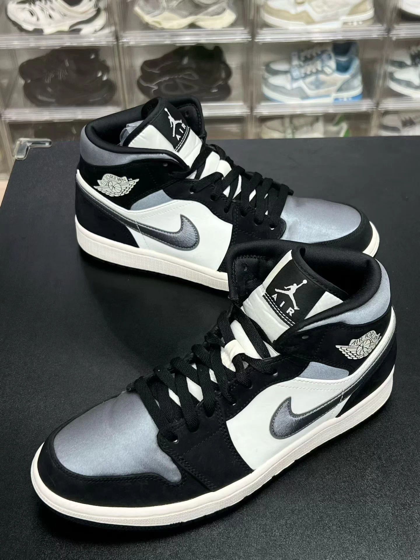 Jordan Brand AJ1 Mid "Satin Earl Grey" Black White 43 - Excellent Cond. Size US 10 / EU 43 - 1 Thumbnail