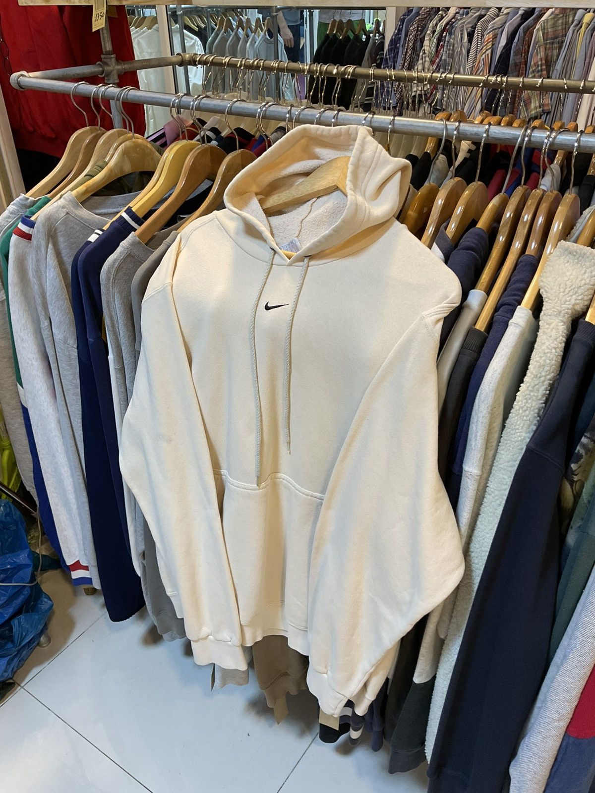 Nike Rare Vintage Y2K Nike Center Swoosh Hoodie Size US M / EU 48-50 / 2 - 1 Thumbnail