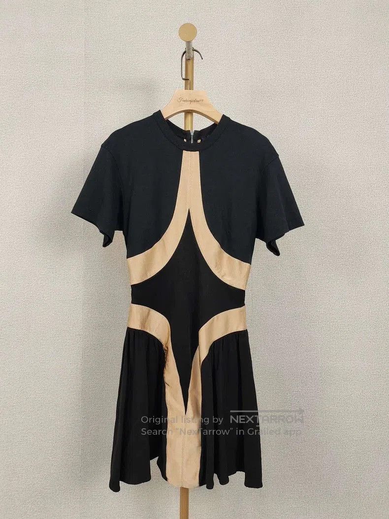 Louis Vuitton LV Black Paneled Waist Dress XS. Size US XS / EU 42 / 0 - 1 Thumbnail