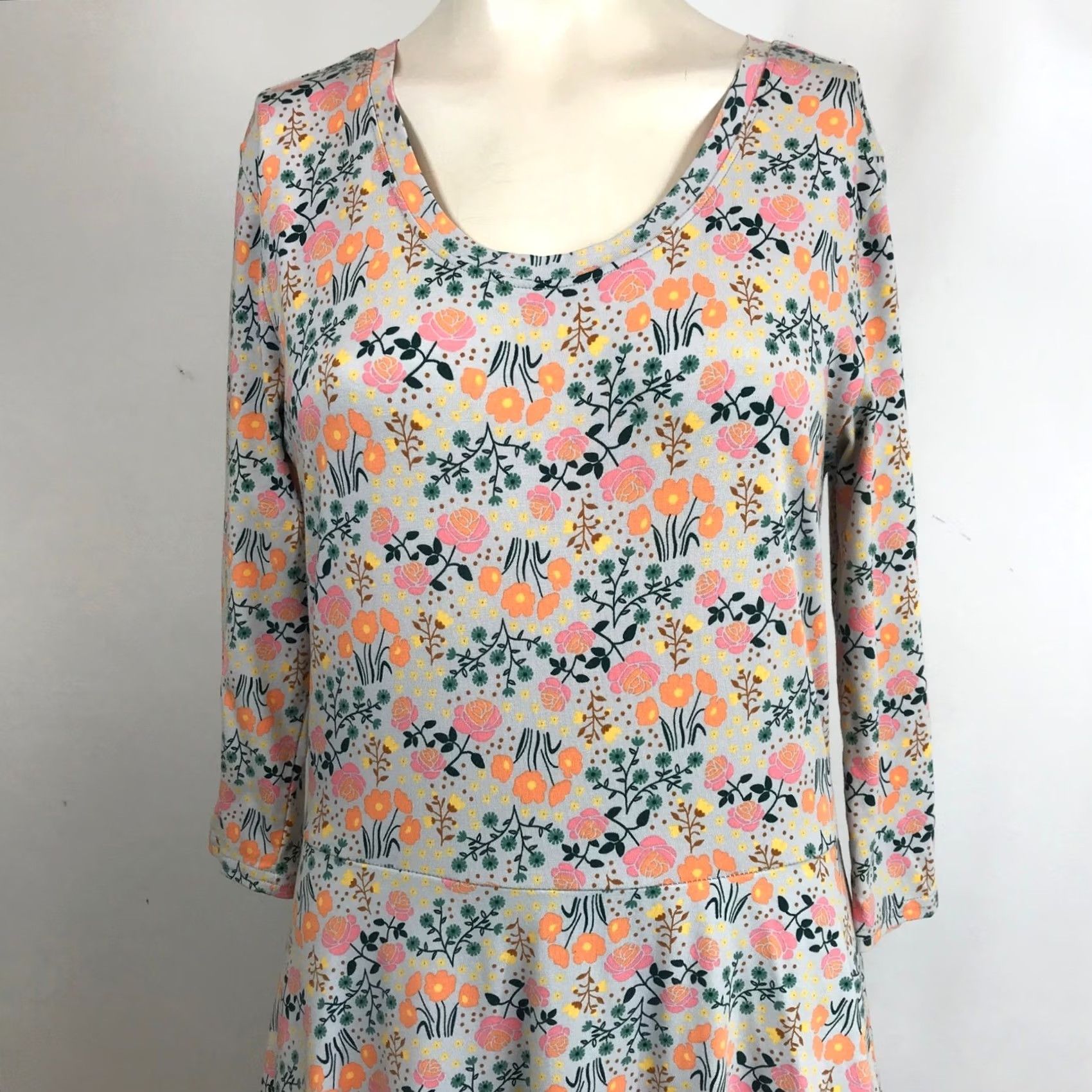 Vintage Matilda Jane Joanna Gaines Womens Dress M Floral Print 3/4 sleeve scoop neck Size M / US 6-8 / IT 42-44 - 2 Thumbnail