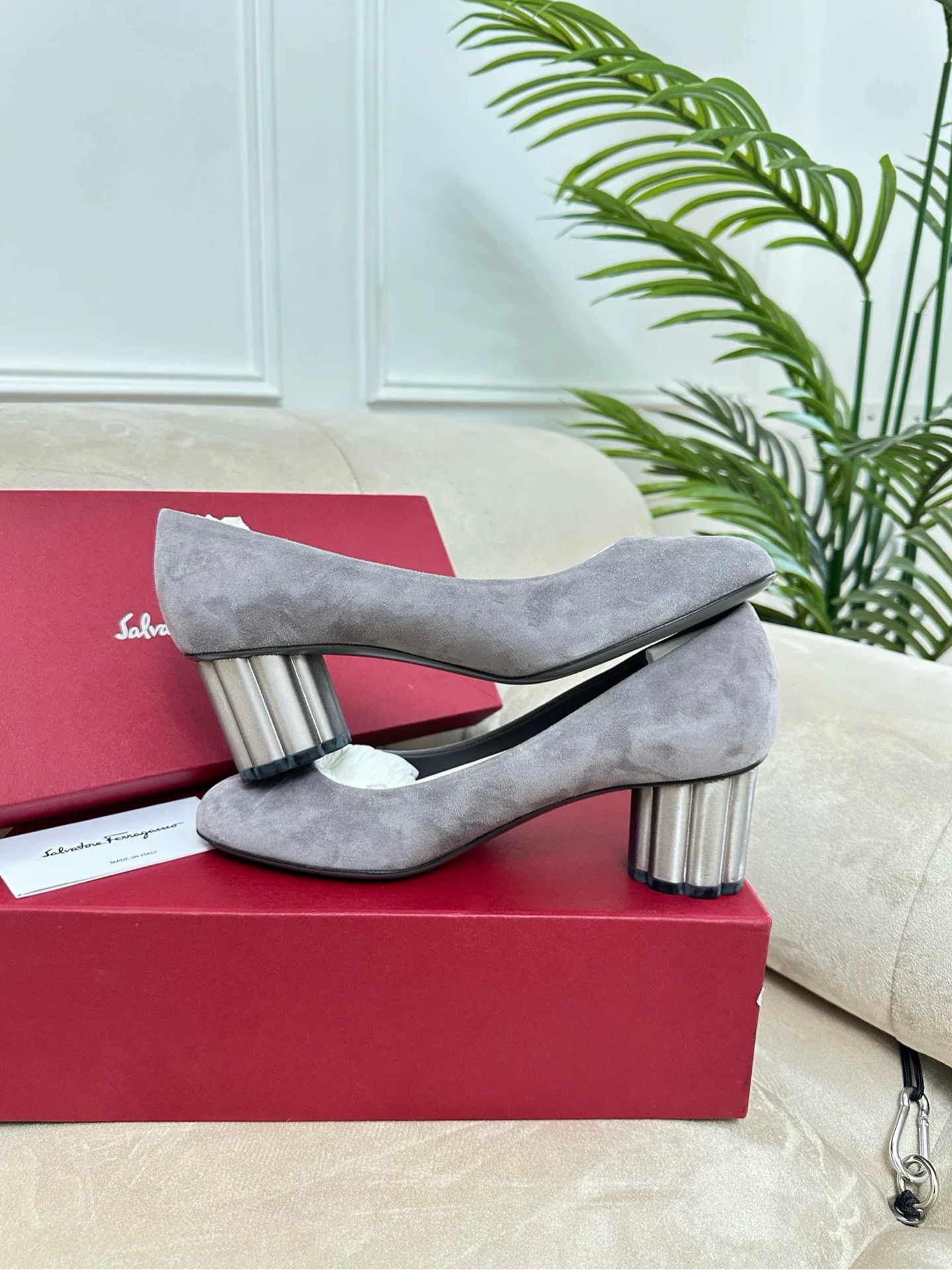 Other FERRAGAMO suede petal heel women's gray 37 Size US 6 / IT 36 - 7 Thumbnail