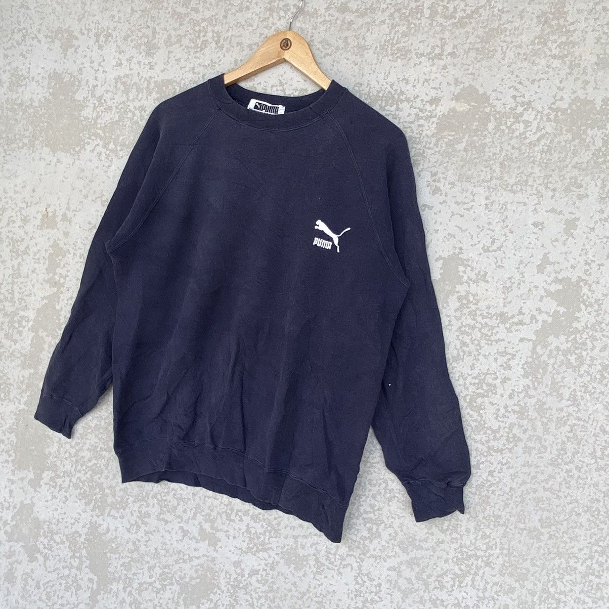 Other Vintage Puma Small Embroidered Crewneck Sweatshirt NavyBlue Size US M / EU 48-50 / 2 - 2 Thumbnail