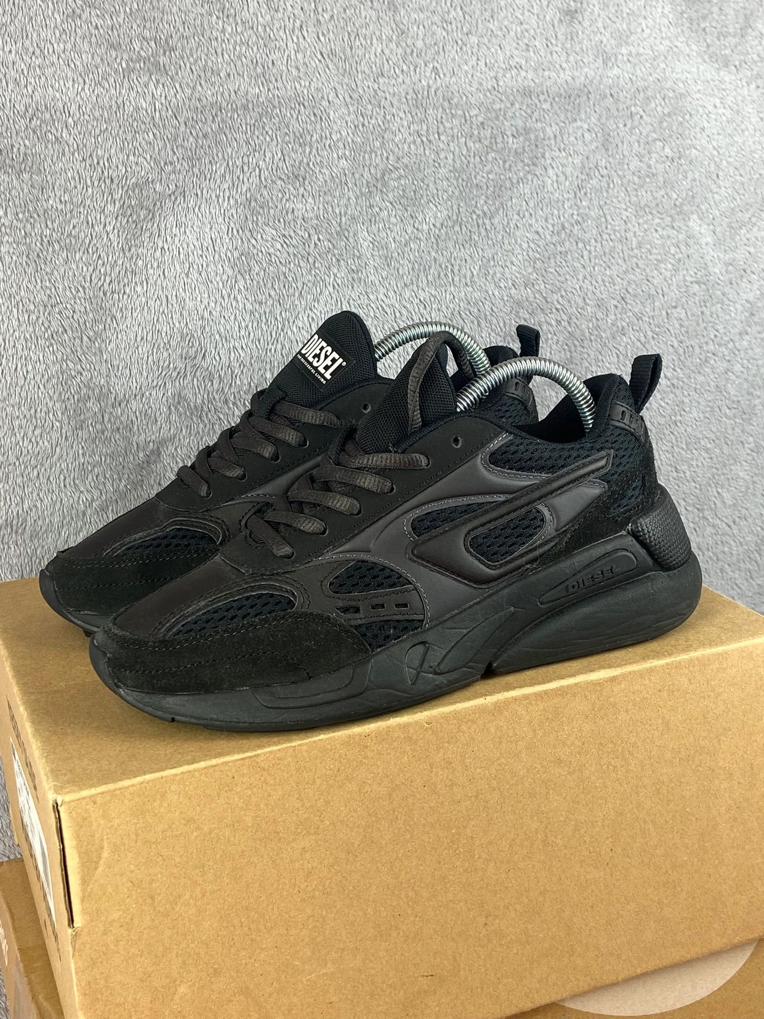 Diesel Diesel sneakers black retro y2k vintage Size US 5 / EU 37 - 1 Thumbnail